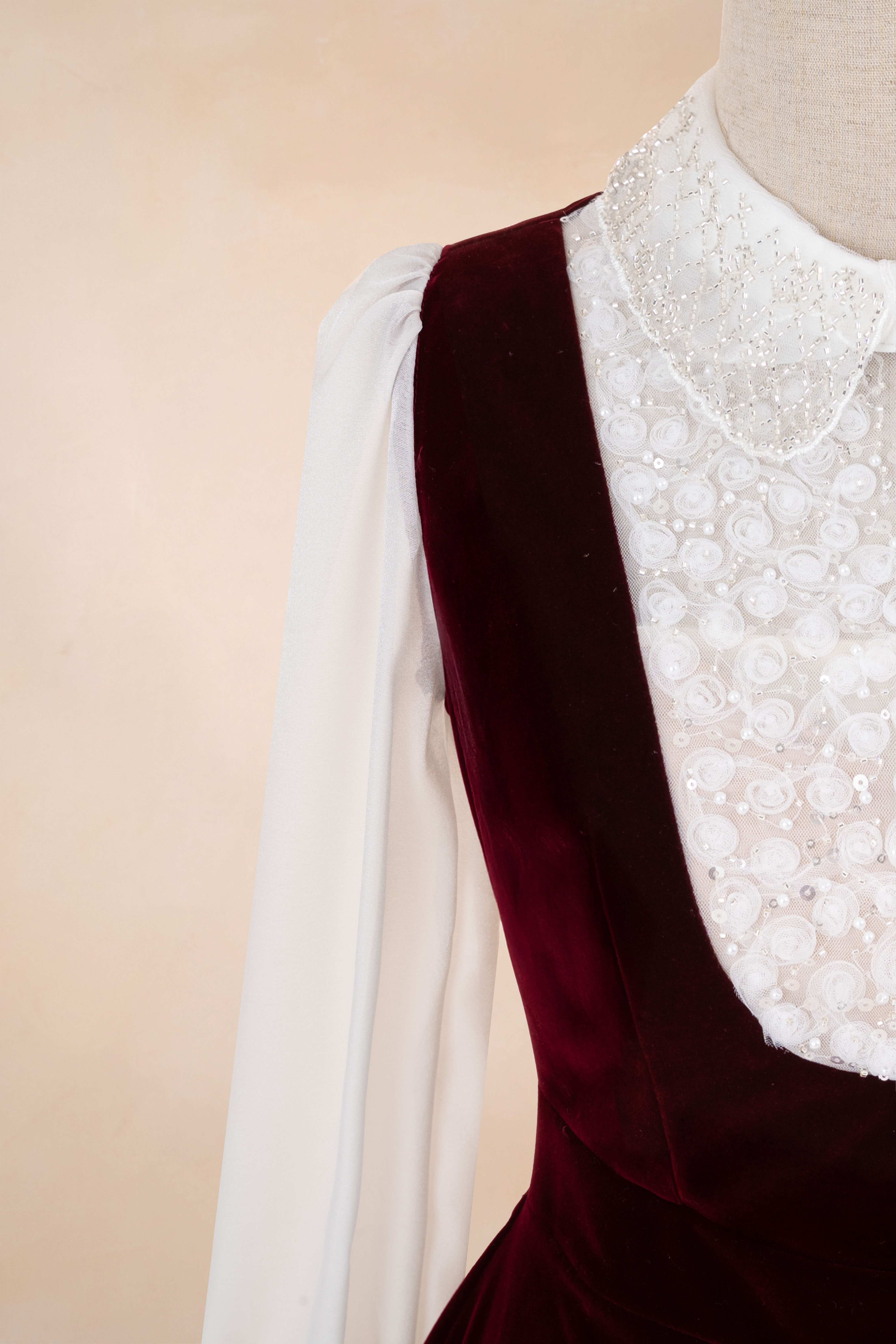 Đầm Xoè Nhung Cổ Sen Đính Cườm_thumbnail_3