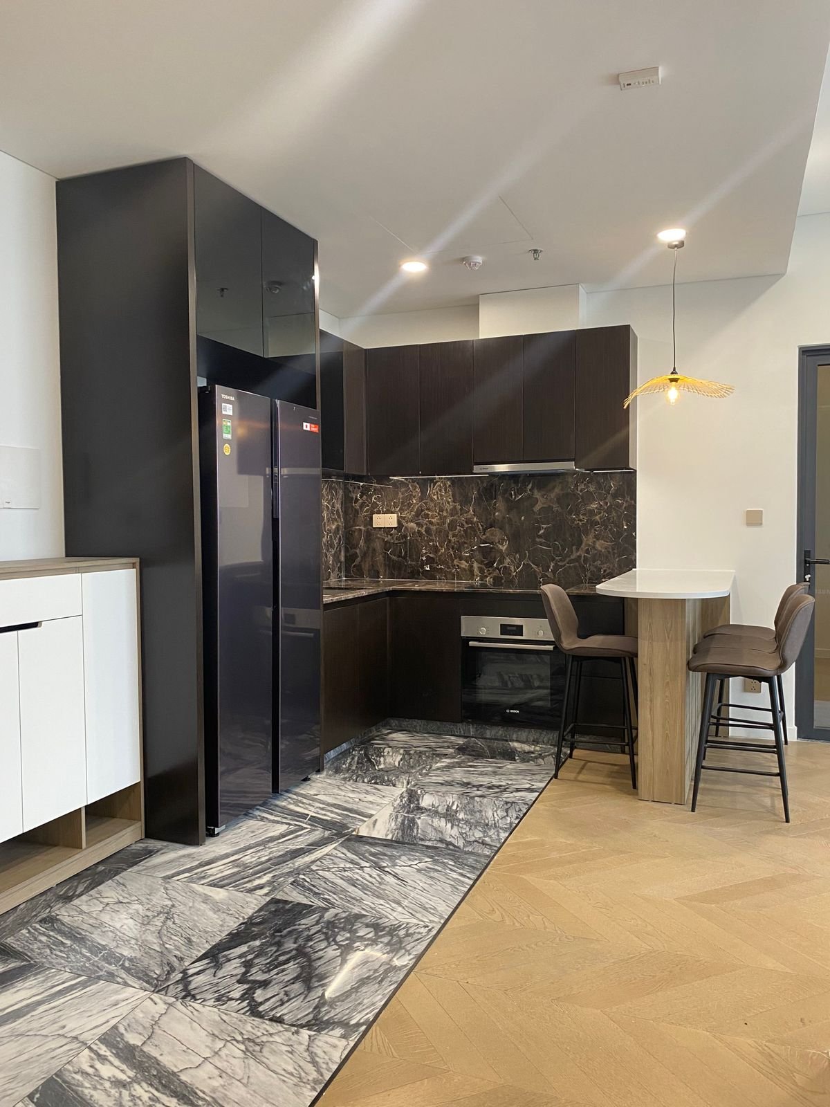 Tin chính chủ - Siêu phẩm căn 2PN, nội thất đầy đủ view siêu thoáng cho thuê nhanh tại Lumiere Riverside_thumbnail_4