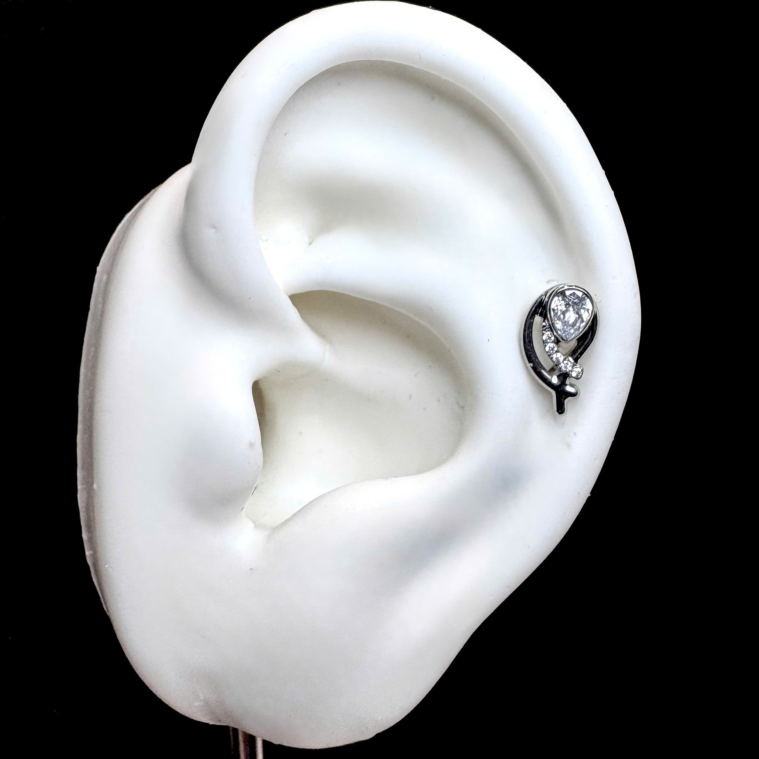 Khuyên kiểu titan hình giọt nước uốn lượn_thumbnail_1