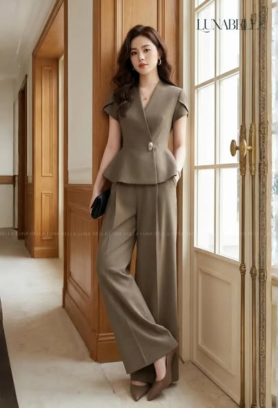 Set vest peplum quần suông dài VEXA màu NÂU