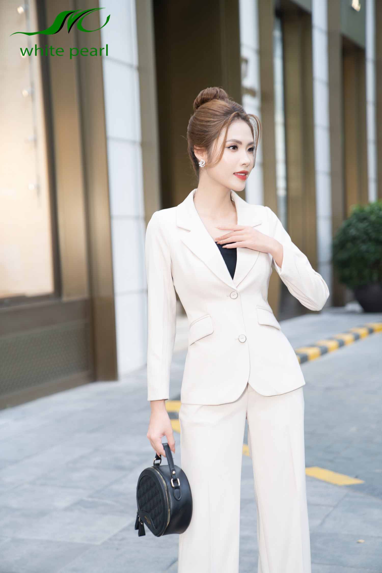 Bộ vest dáng dài kết hợp quần ống suông thời trang công sở White Pearl_thumbnail_2