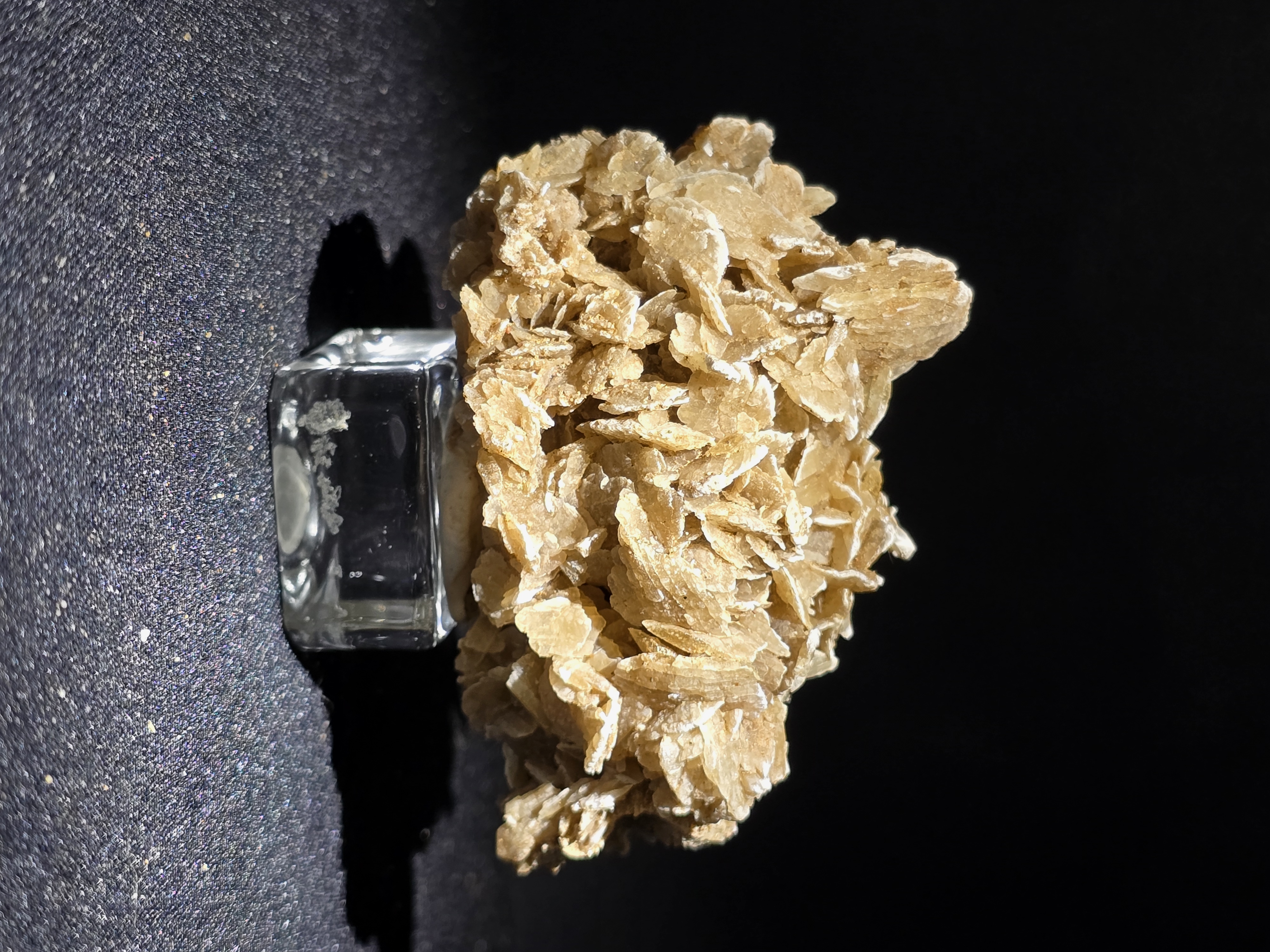 Tinh Thể Hoa Hồng Sa Mạc Desert Rose (có phản ứng UV) - Nội Mông_thumbnail_32