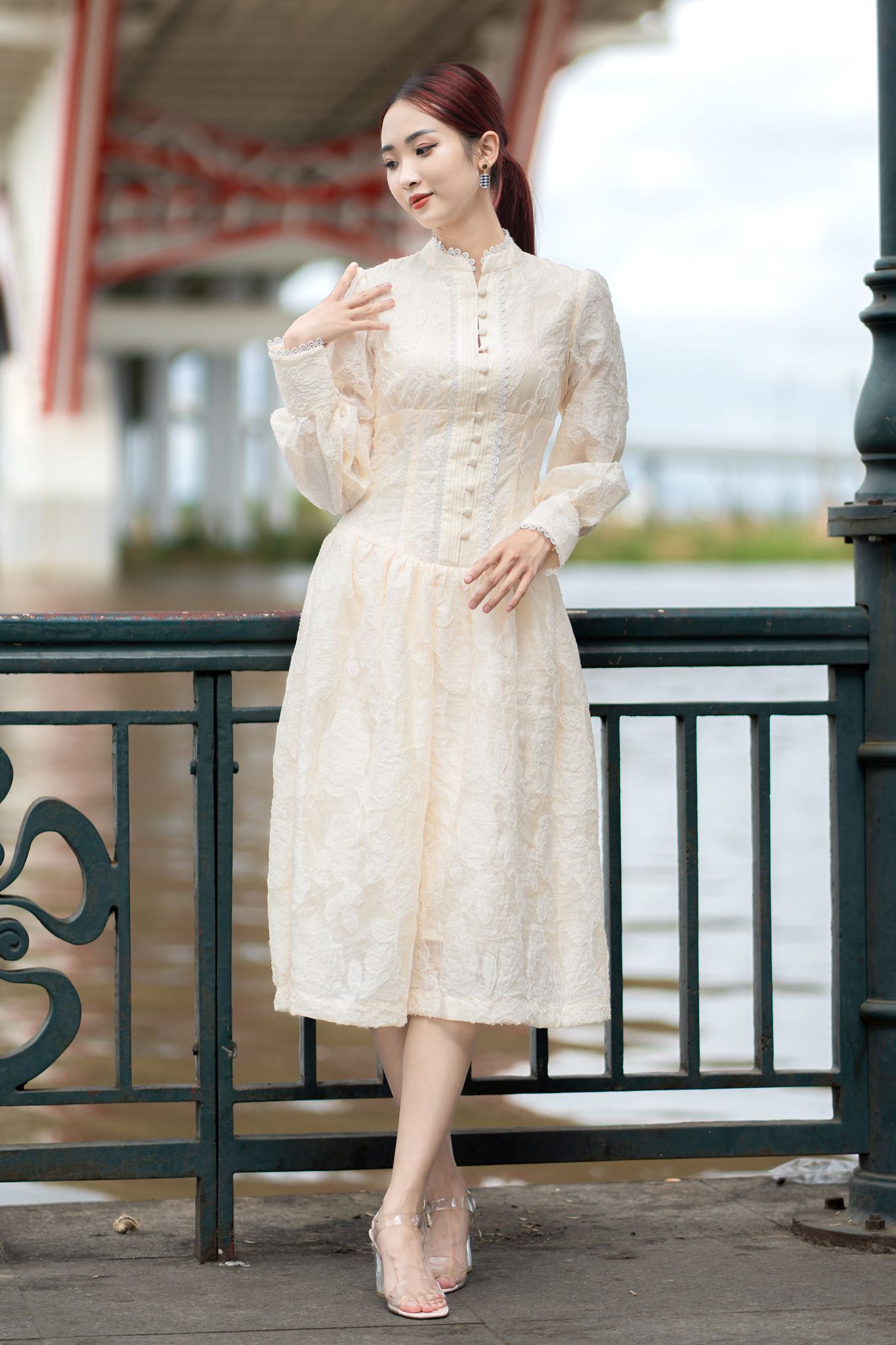 Đầm gấm Oganza hoa nổi màu KEM - Sophia Dress_thumbnail_3