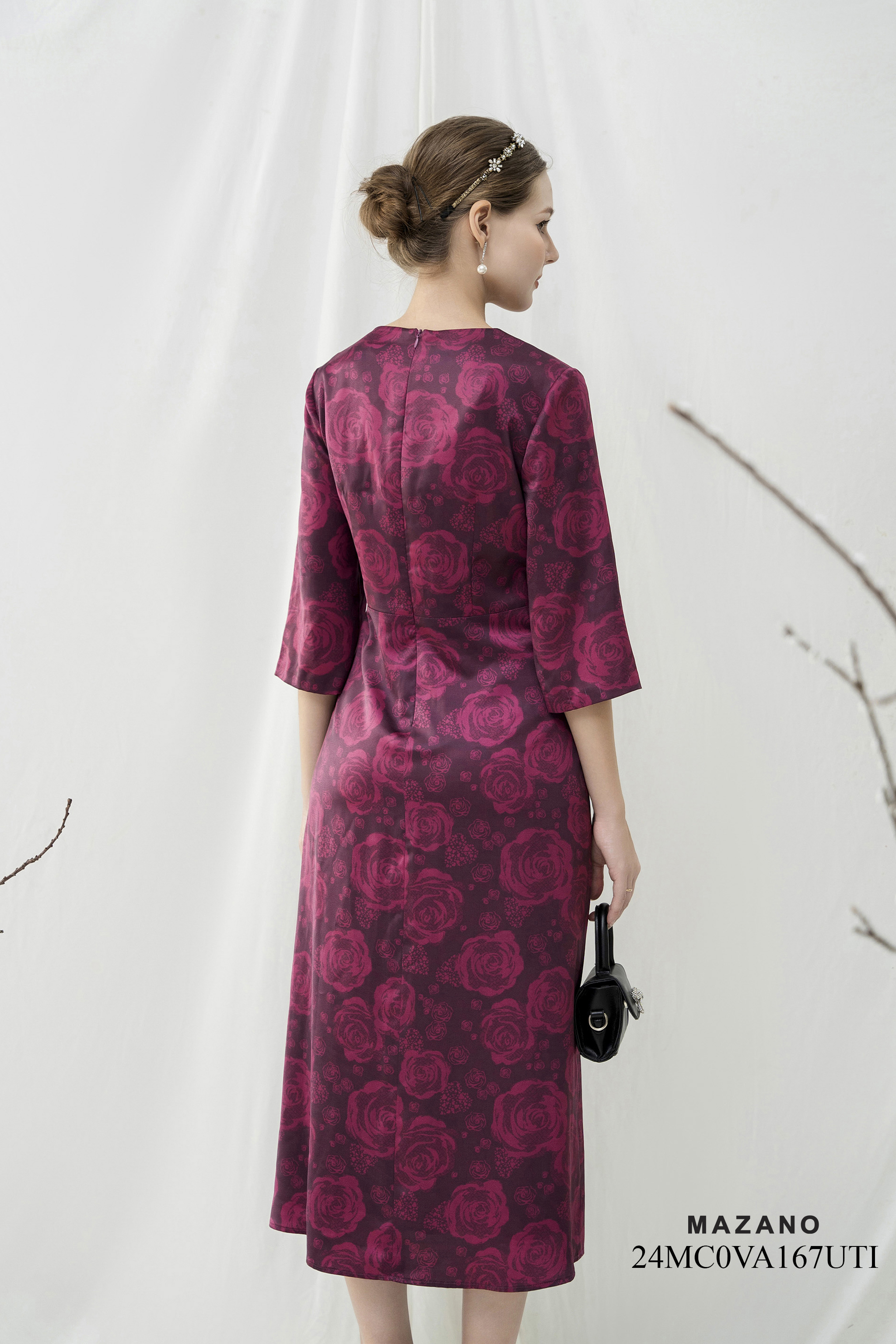 Váy Đầm Ôm Vải lụa dày Hoạ tiết hoa hồng cách điệu Đính hoa thủ công Cổ V Tay lỡ Dài qua bắp chân_thumbnail_4