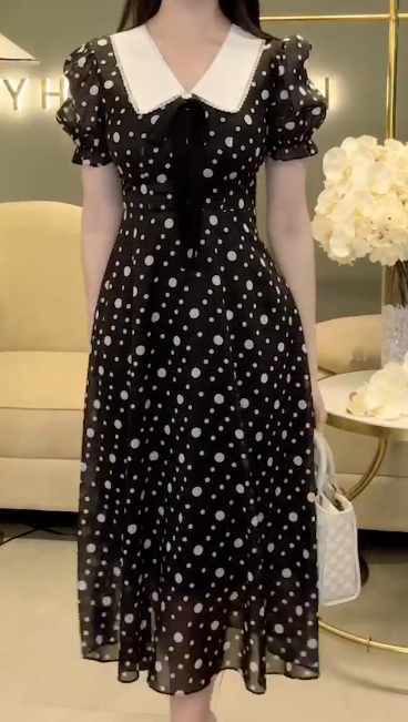 Đầm Xoè Chấm Bi Cổ Sen Phối Nơ