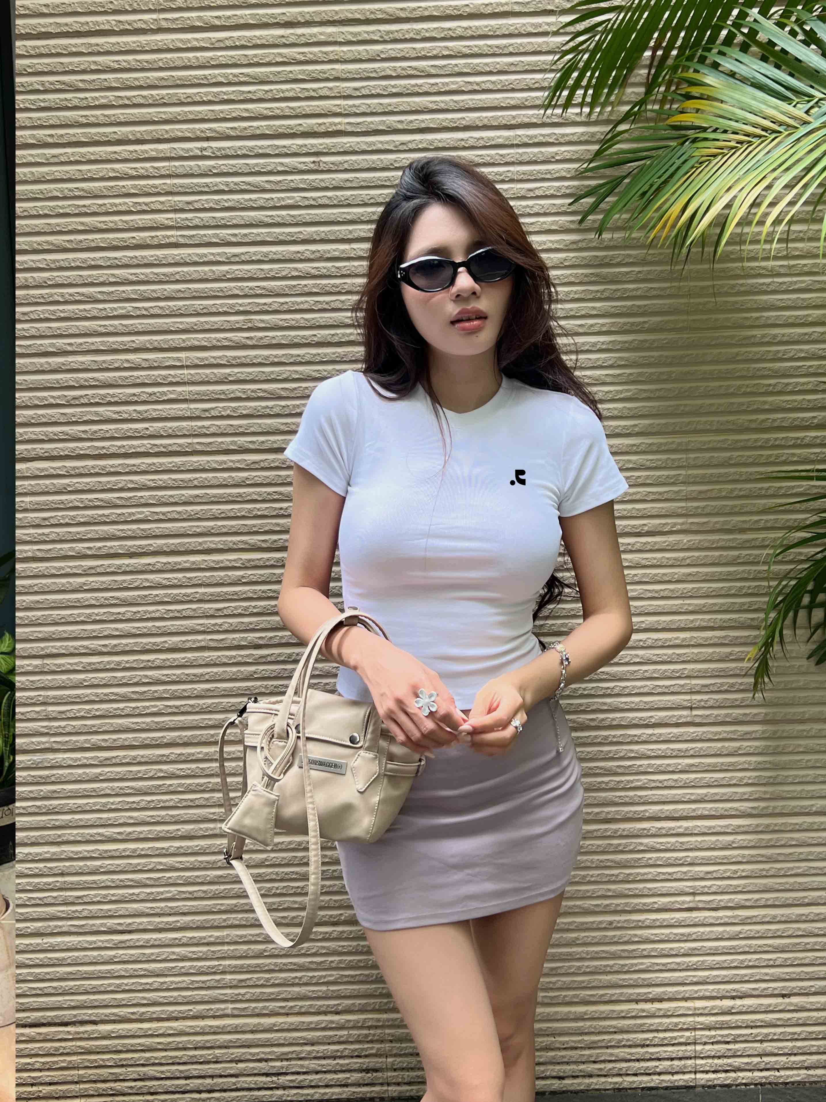 Áo baby tee form ôm body Beezy vải visco thoáng mát cổ tròn siêu hack dáng in basic 2680_thumbnail_6