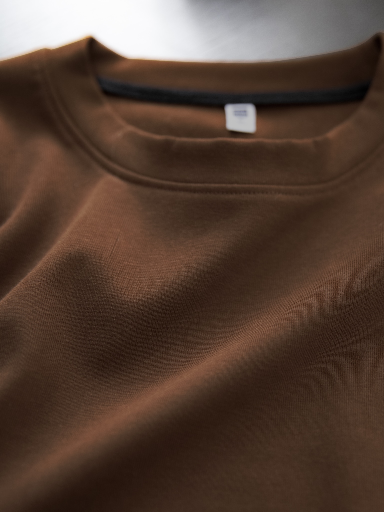 Áo giữ nhiệt bé trai màu nâu socola có lớp lót lông mỏng_thumbnail_1