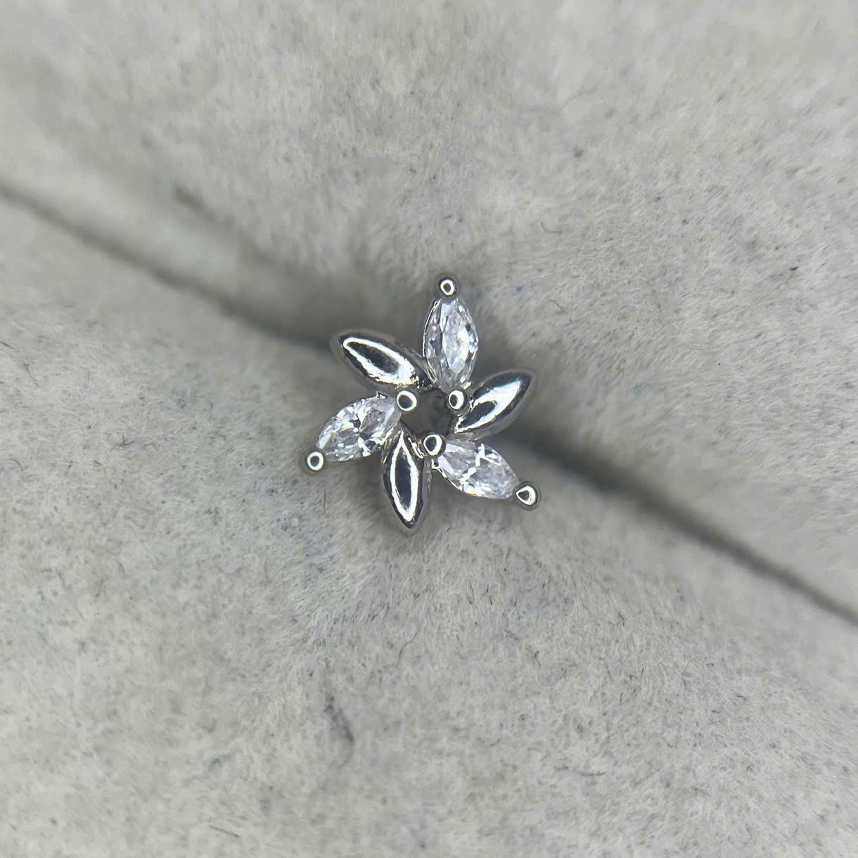 Charm cấy thép y tế hoa 6 cánh thân 1.2._thumbnail_3