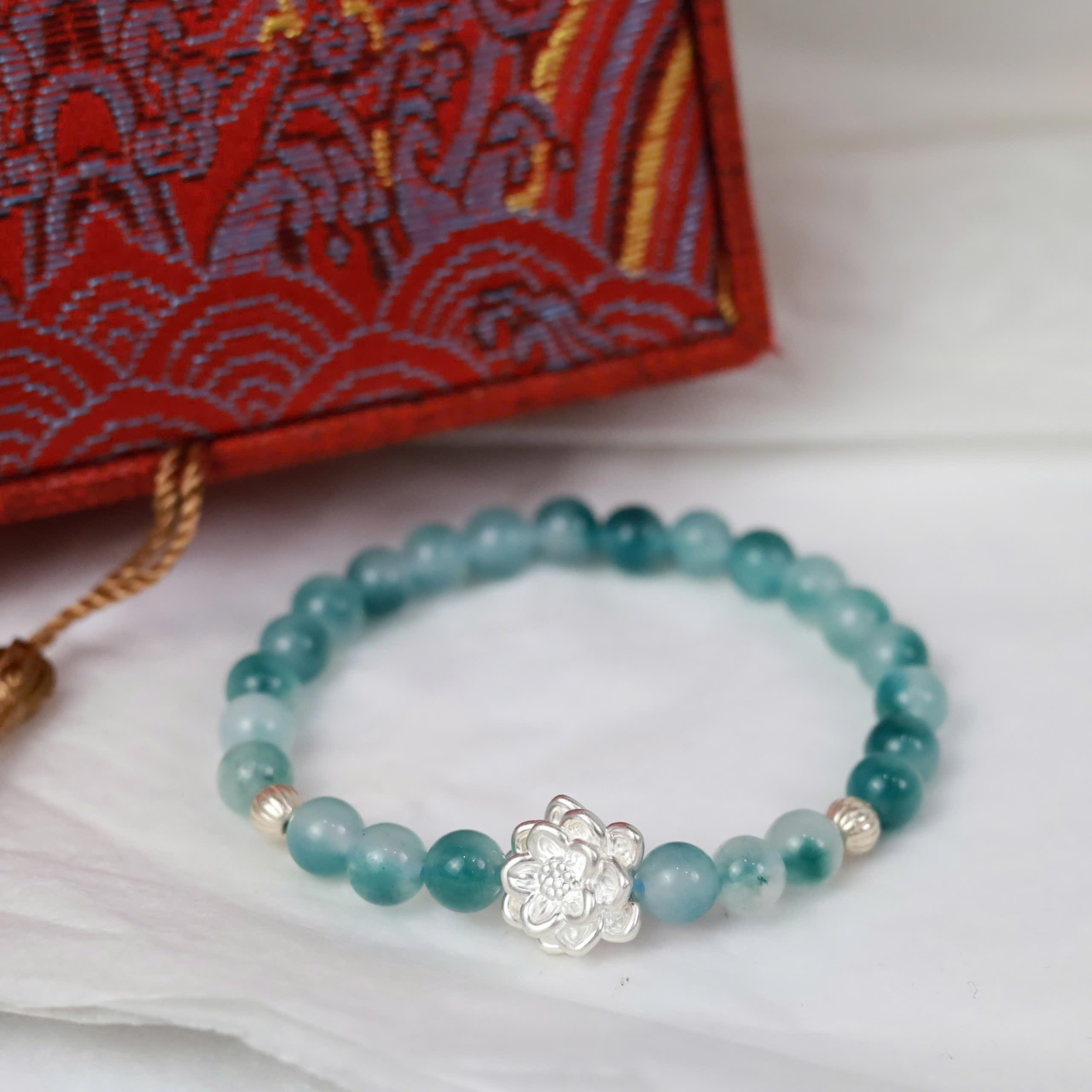 Vòng tay thạch anh yulong mix charm sen bạc