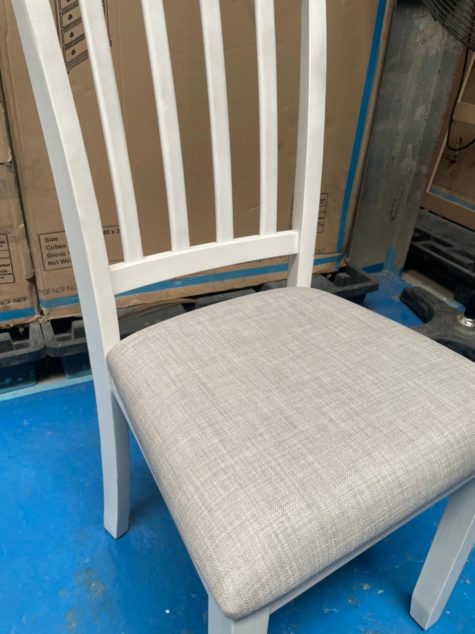 Ghế Ladder White thanh dọc