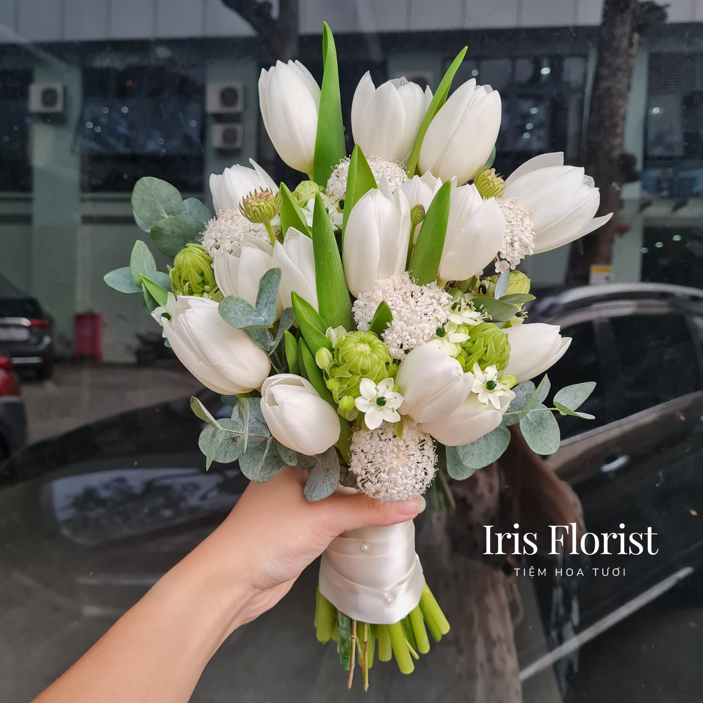 Bó hoa cưới Tulip mix thiên nga