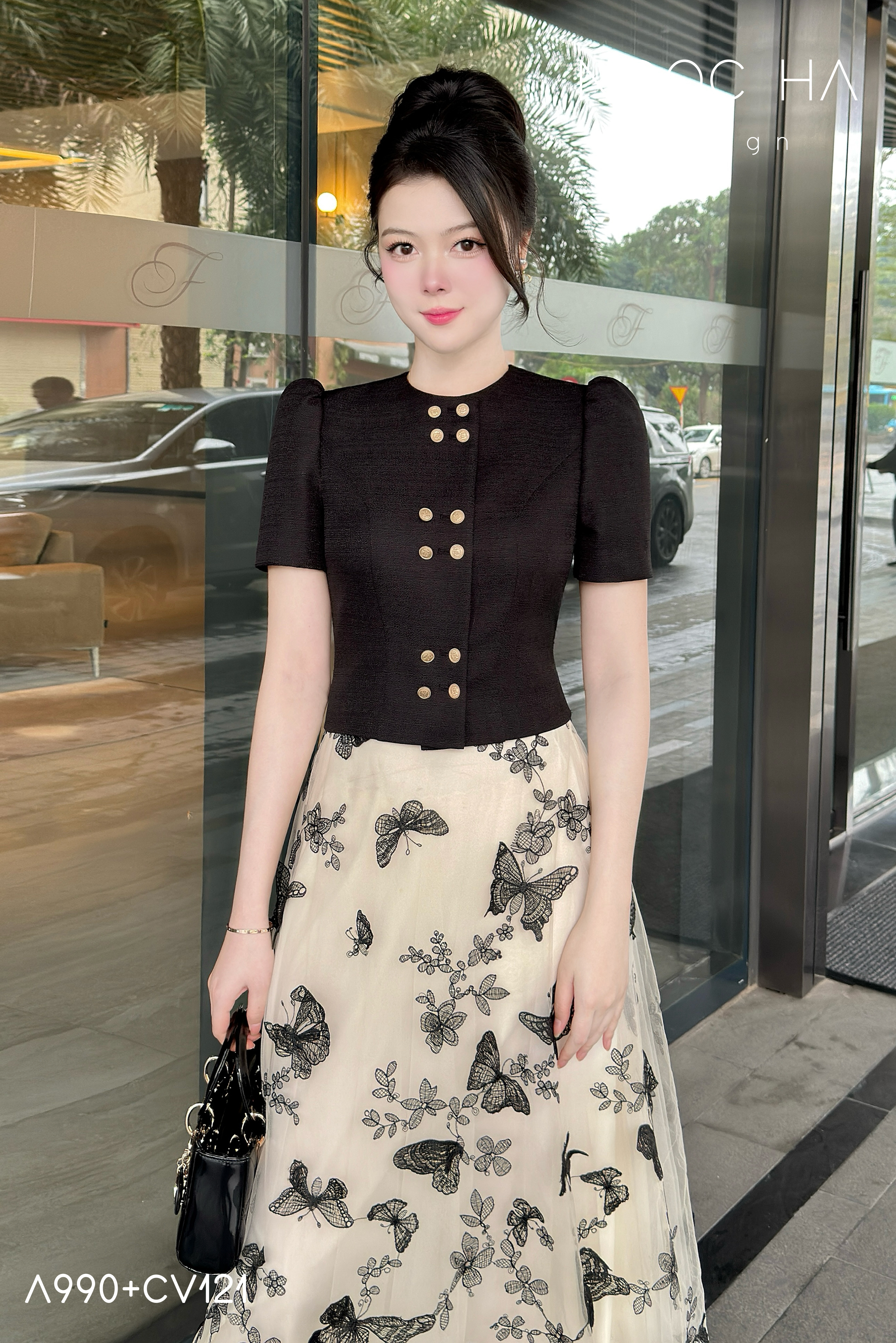 Bella Set_ Áo Vest Dáng Lửng Cúc Đồng, Chân Váy Họa Tiết Bướm A990+CV121