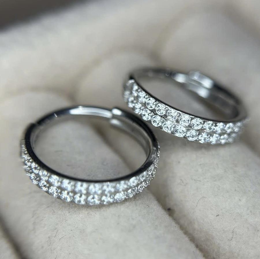 bật khớp hai vòng kim cương size 10 dày 1.2 đẹp như titan.