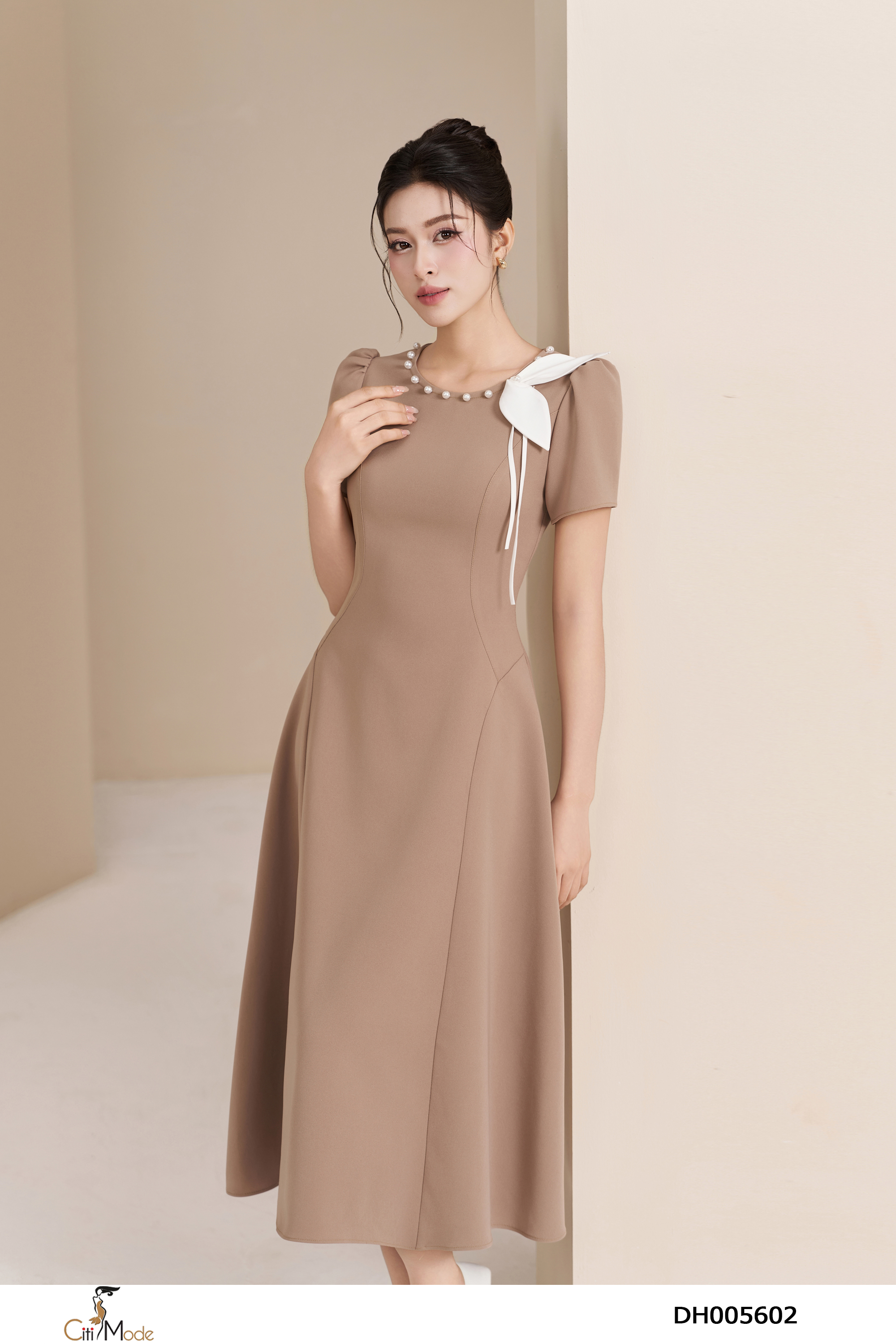 Đầm xòe nâu cổ tròn đính ngọc nơ vai_thumbnail_1