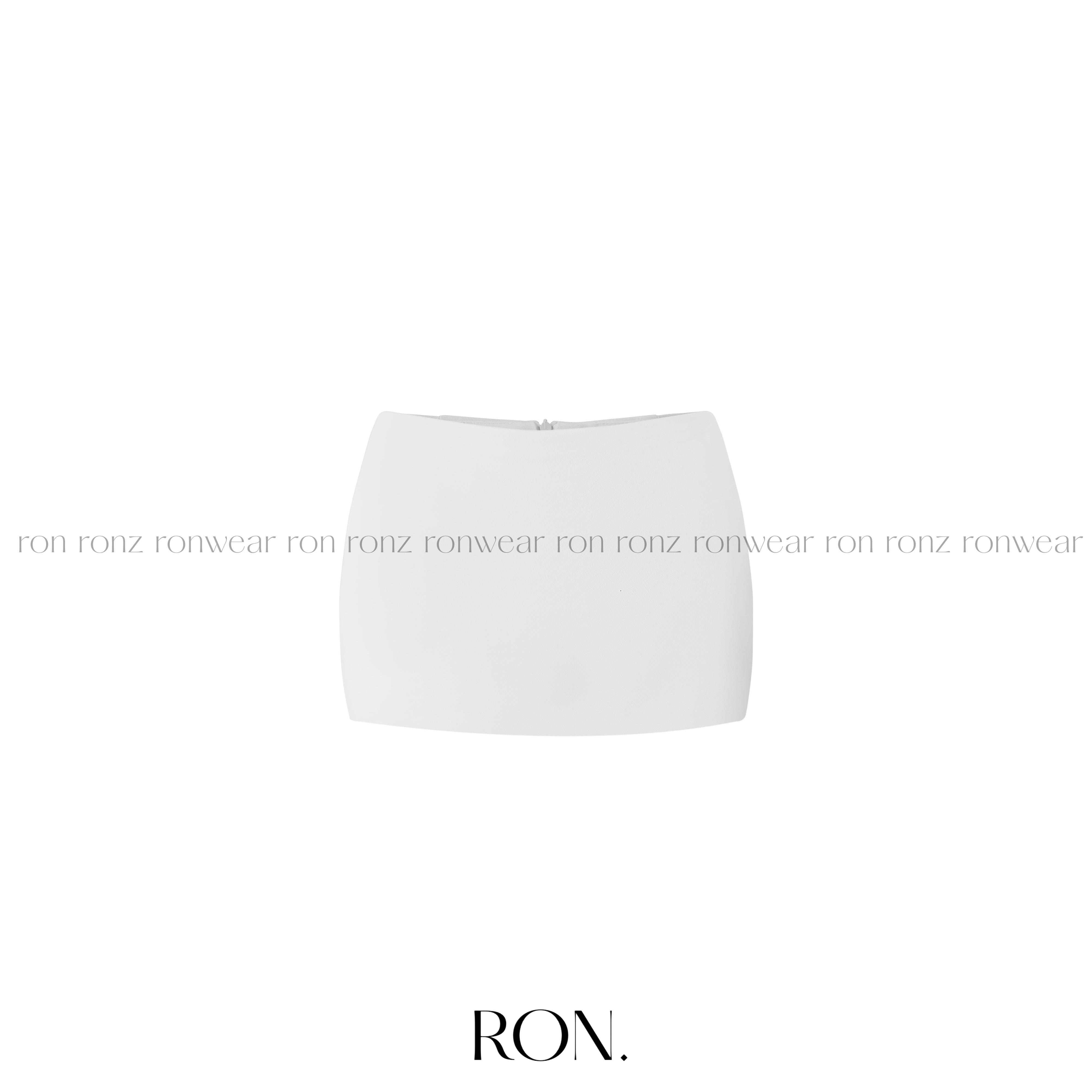 Chân váy ngắn trắng