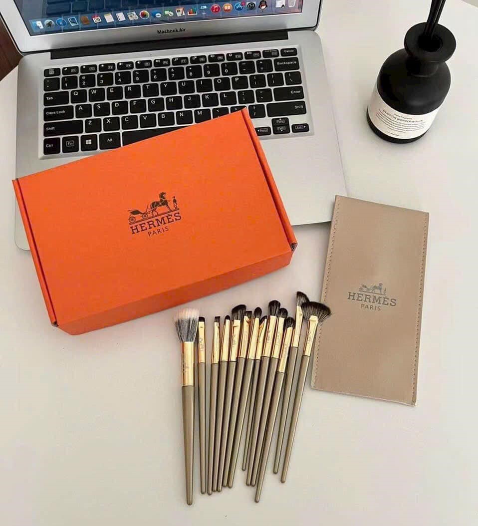 Bộ Cọ  trang điểm HM