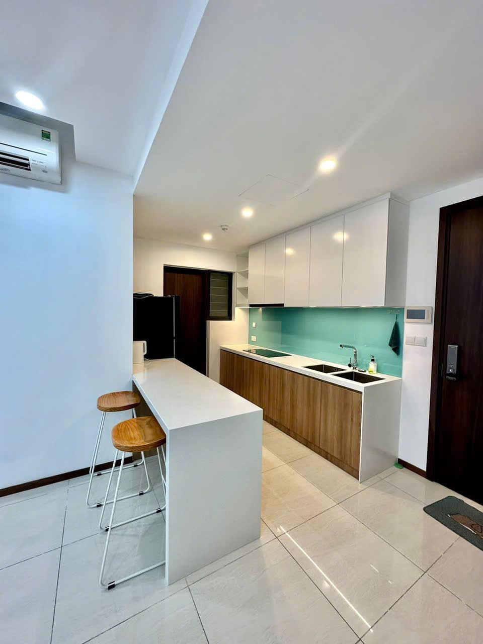 Bán căn hộ 2PN view sông, lầu cao, full nội thất_thumbnail_1