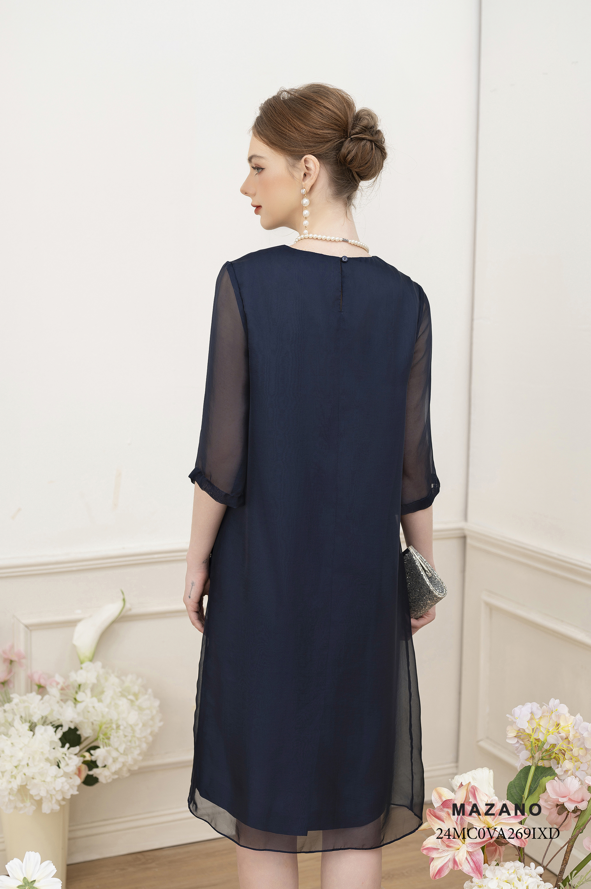 Váy Đầm suông Vải Voan tơ phủ trên vải lụa Họa tiết Hoa  bố cục cách điệu Cổ tròn vừa tay lỡ Dài qua gối_thumbnail_3