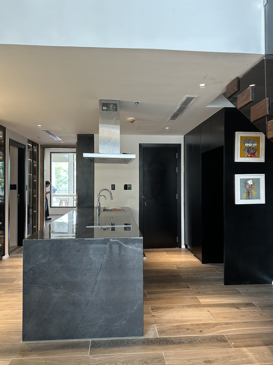 Cho thuê căn 3 phòng ngủ duplex nội thất y hình, giá tốt._thumbnail_2