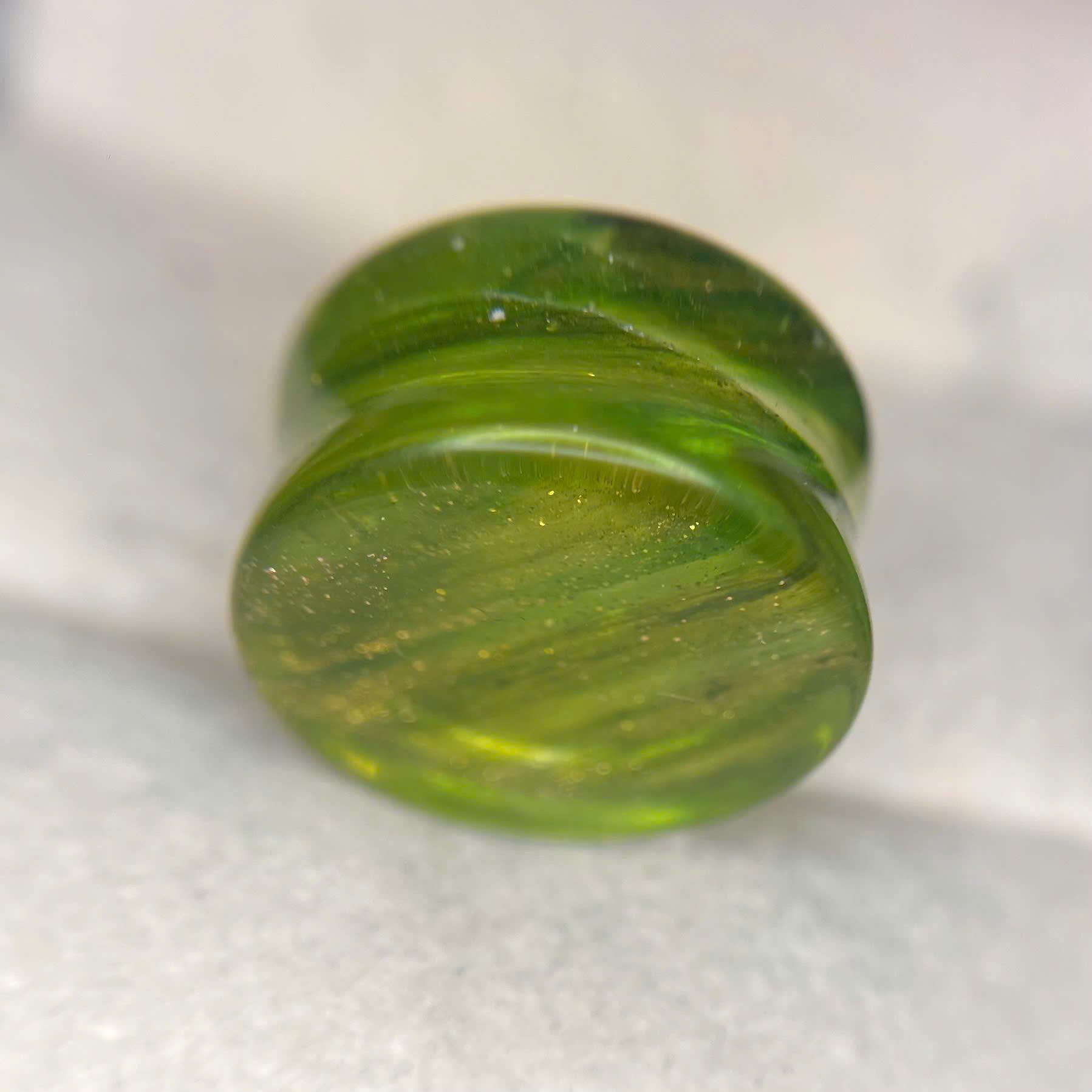 Khuyên nong xanh lá óng ánh size 18._thumbnail_2