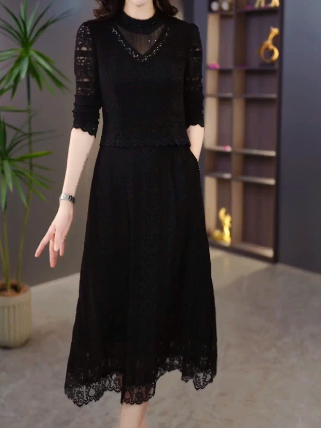 18224-Đầm xòe ren đen tay lở cổ phối  viền ren cách điệu (ren, lót)