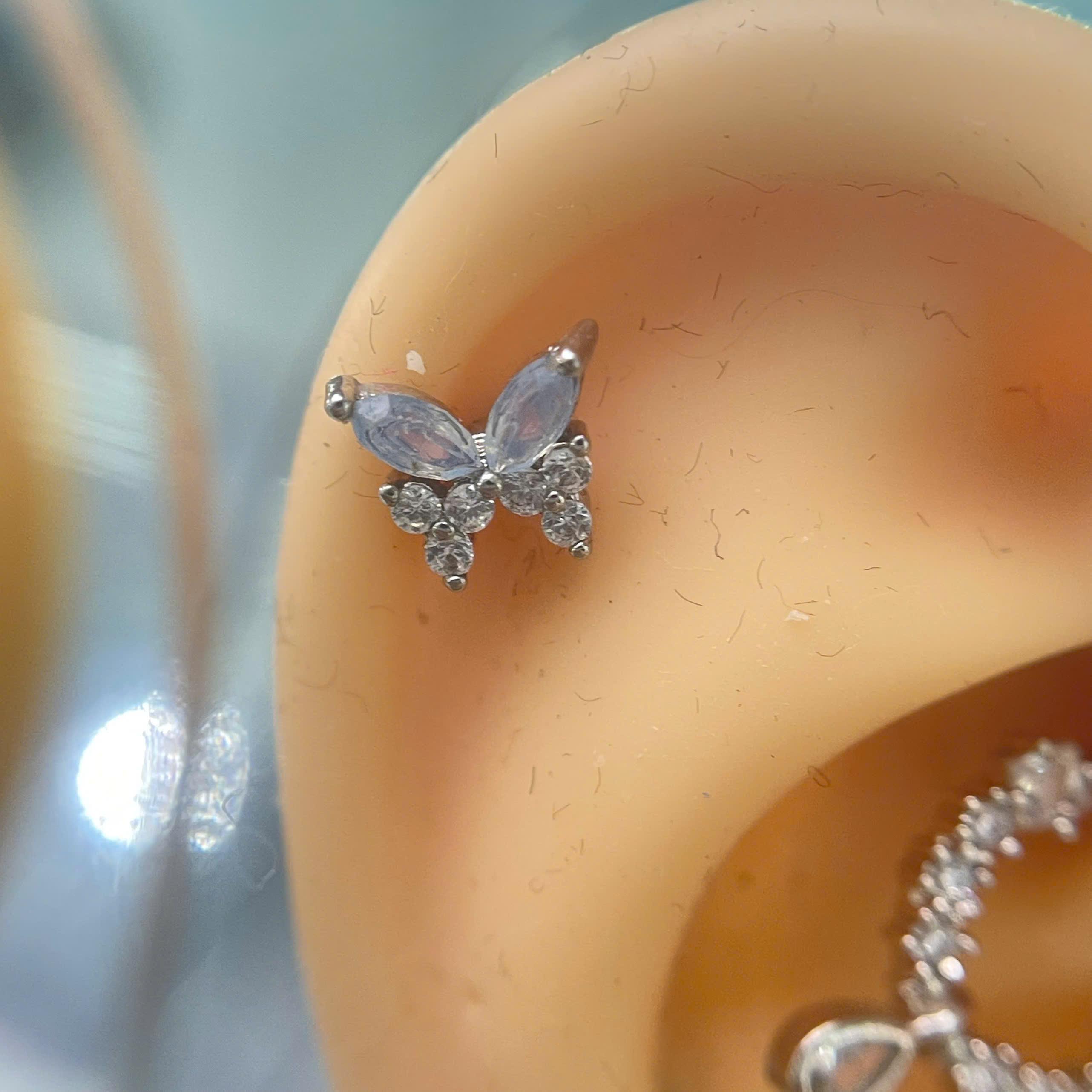 Khuyên kiểu con bướm xanh ngọc bi vặn_thumbnail_3