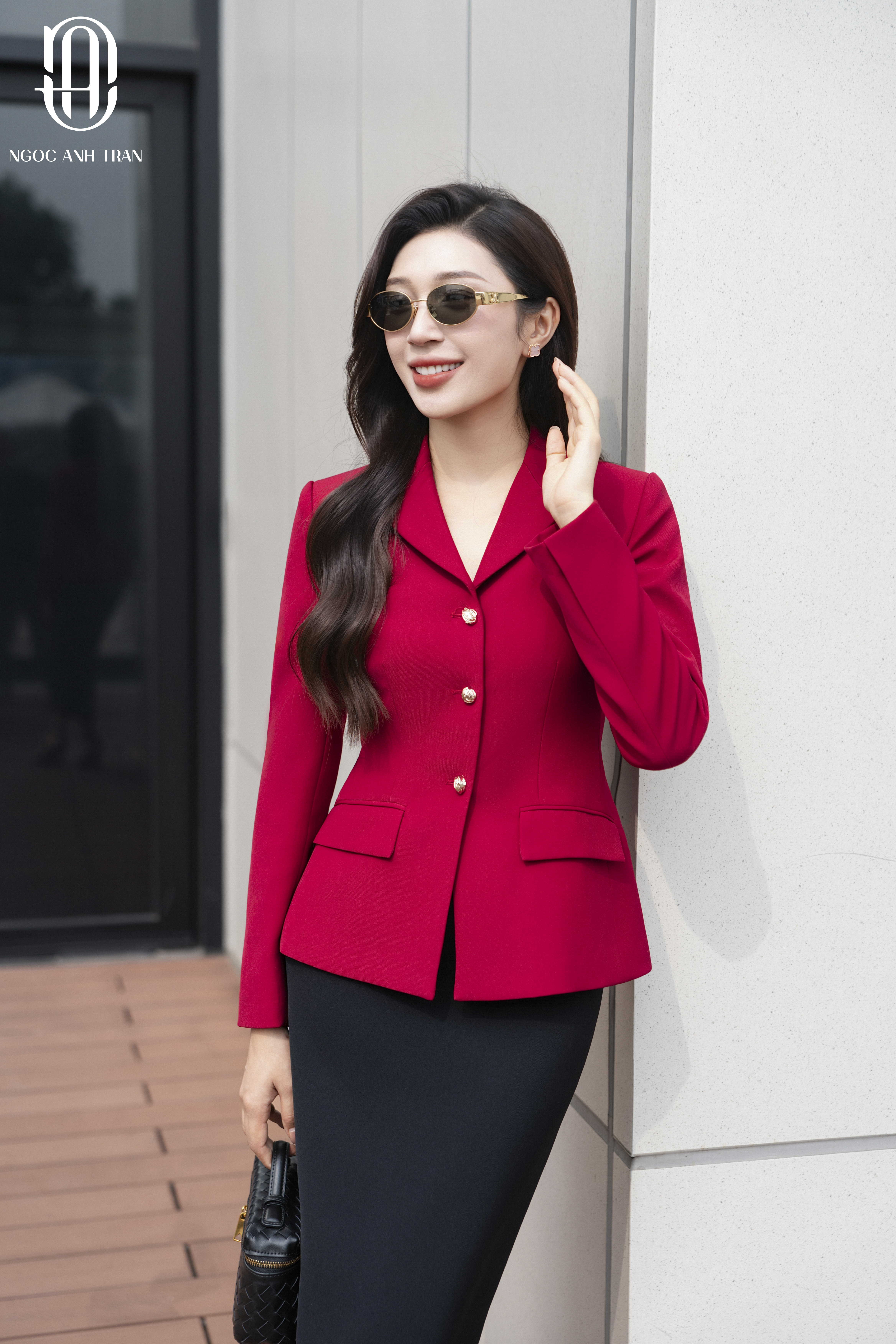 V060 - Áo vest đỏ chiết eo cổ bẻ