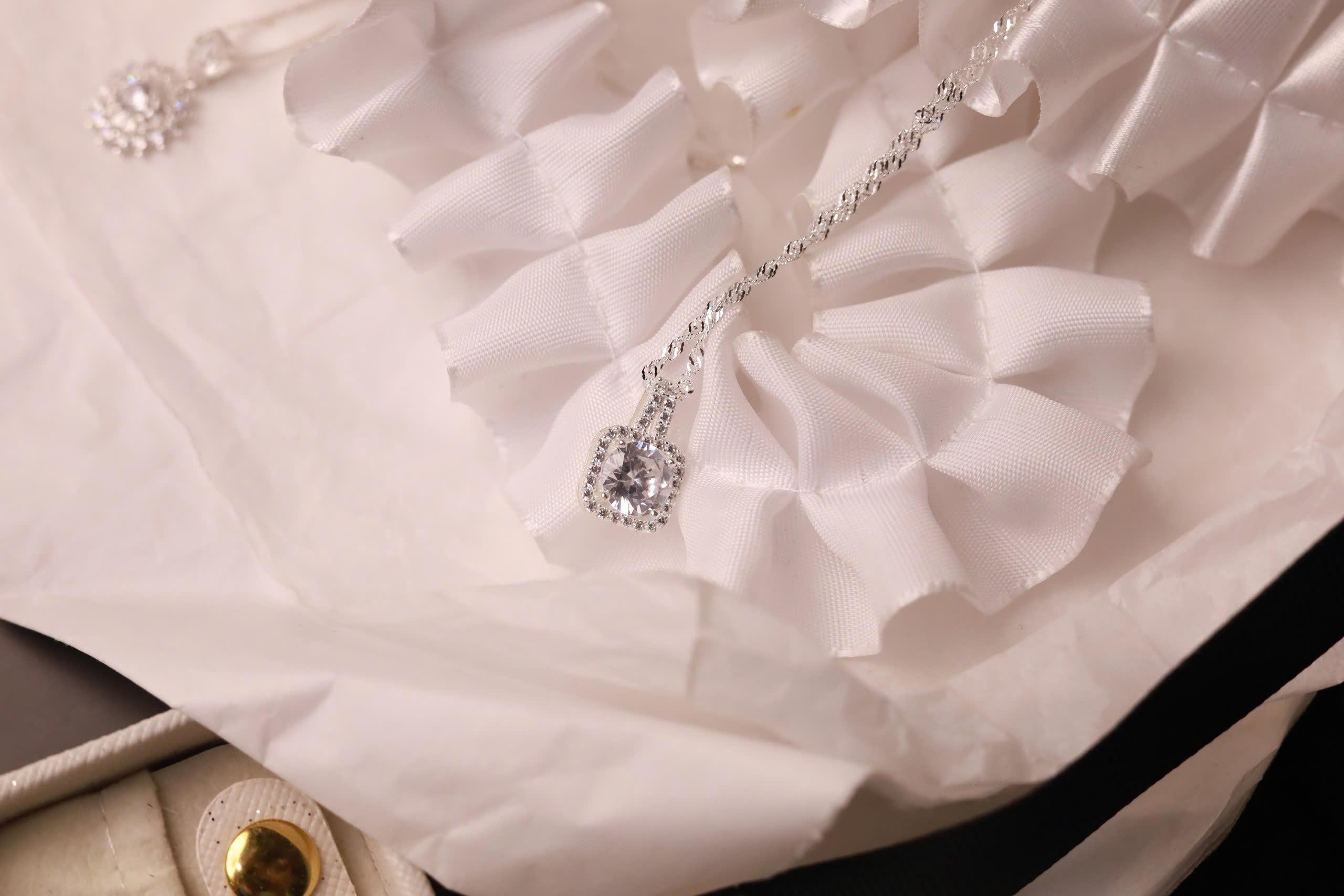 Vòng cổ bạc đá tròn dây mì xi bạch kim