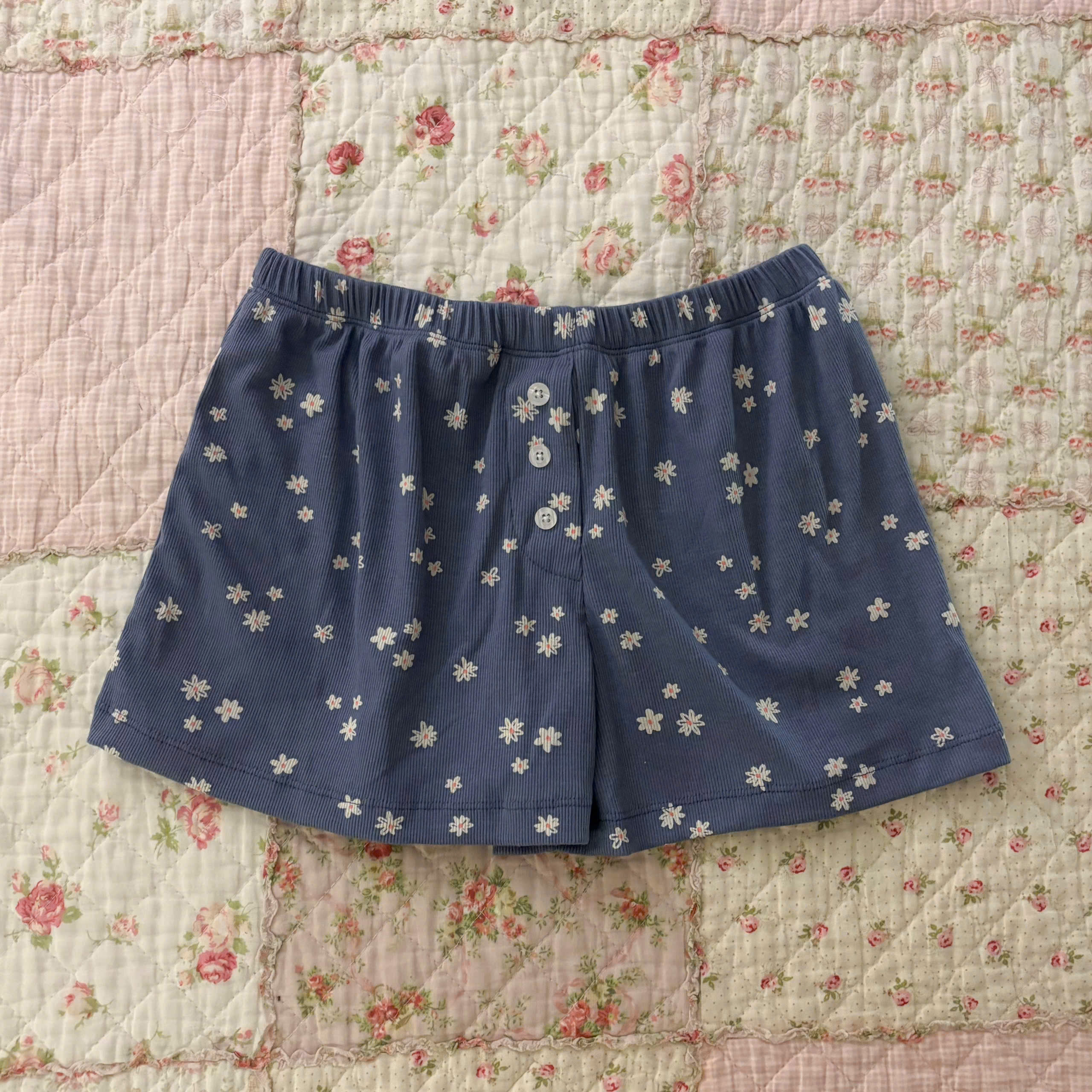 SLEEP SHORTS IN BLUE FLORAL