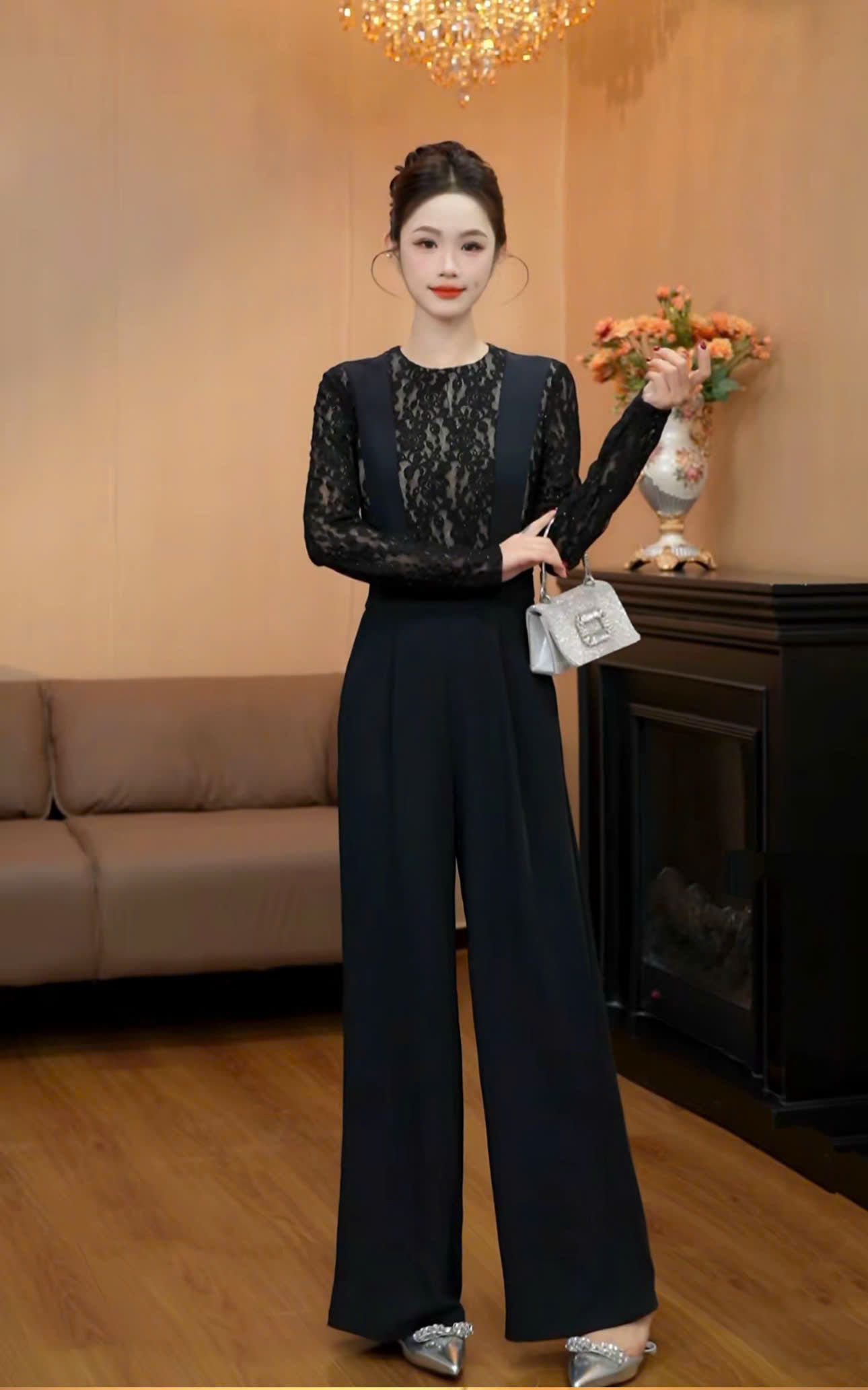 Jumpsuit thiết kế phối ren tay dài phong cách
