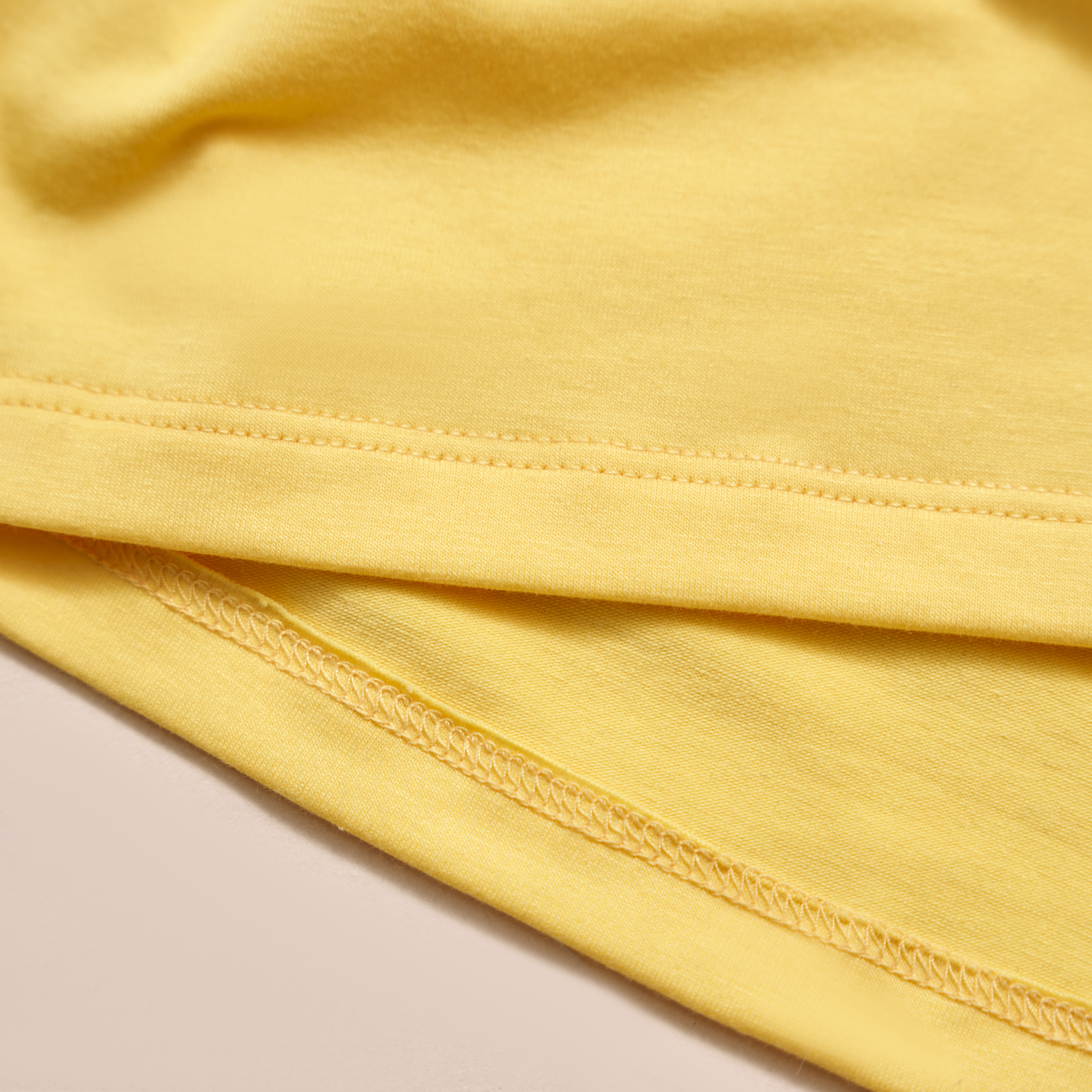 Áo phông thỏ The Space