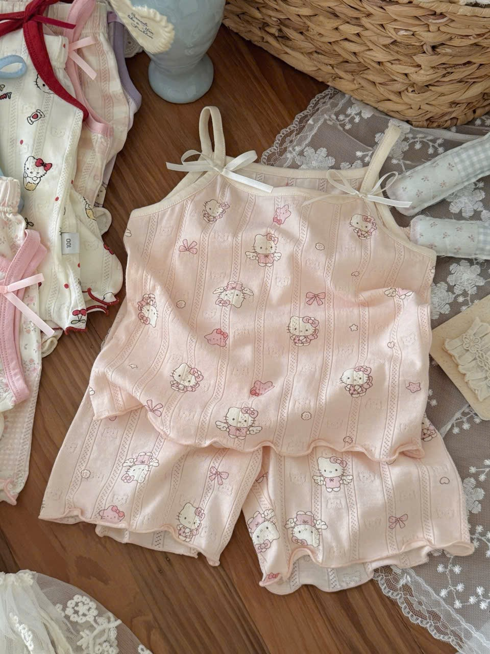 V12 - Set ngủ cotton hồng kèm quần liền voan hãng HeyHoney