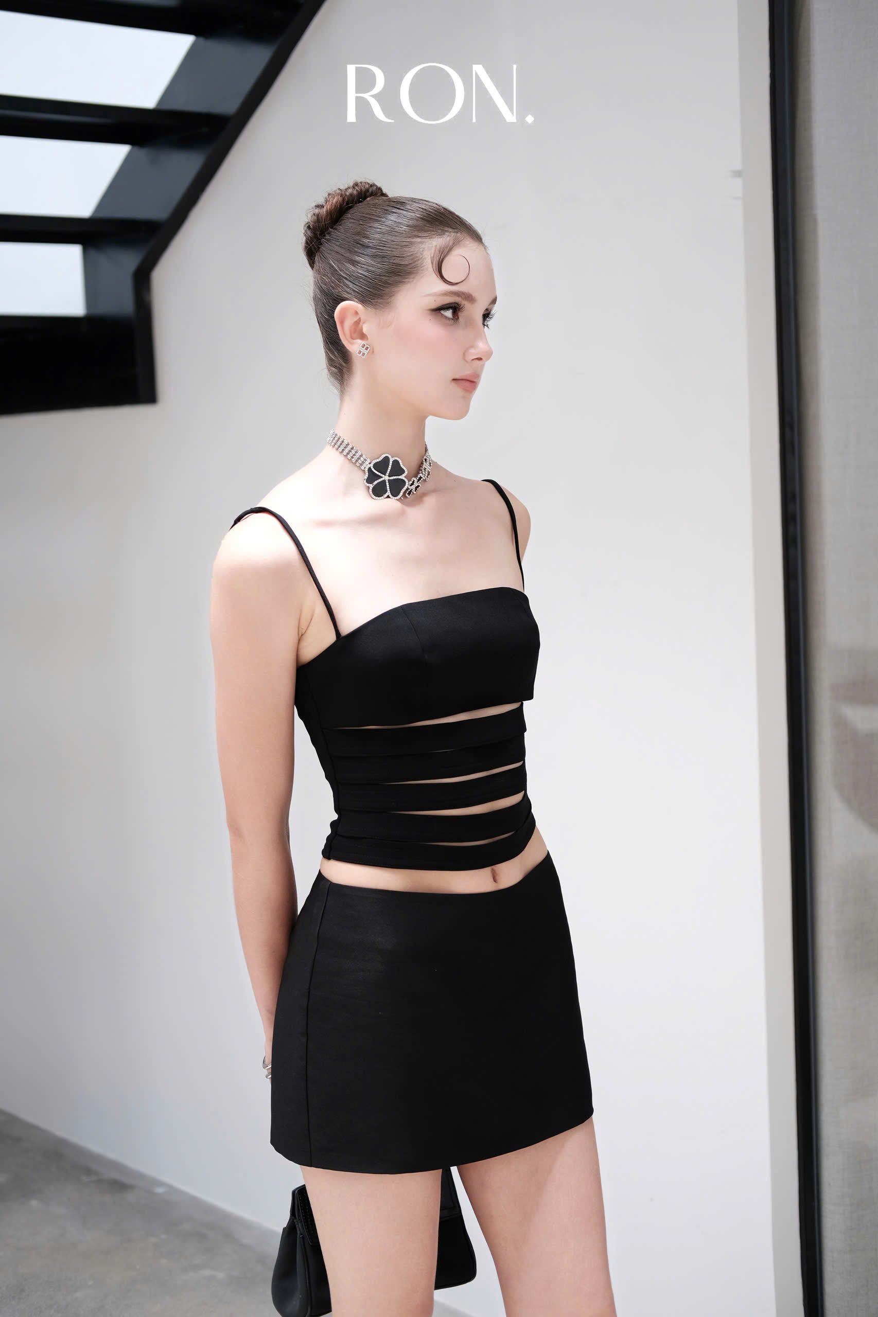 Áo dây cut out_thumbnail_2