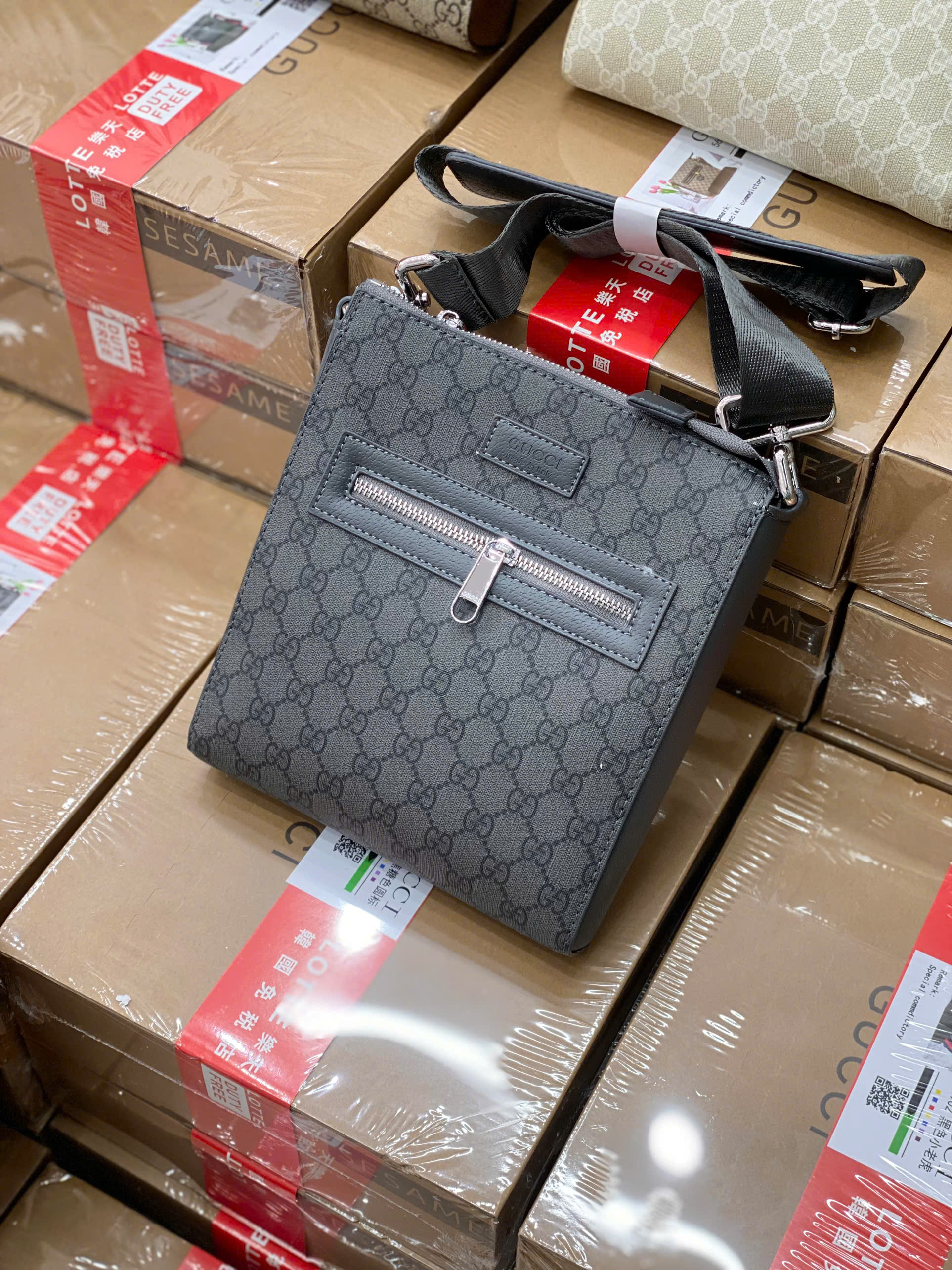 Túi Đeo Chéo Gucci GG Supreme Messenger Bag_thumbnail_29