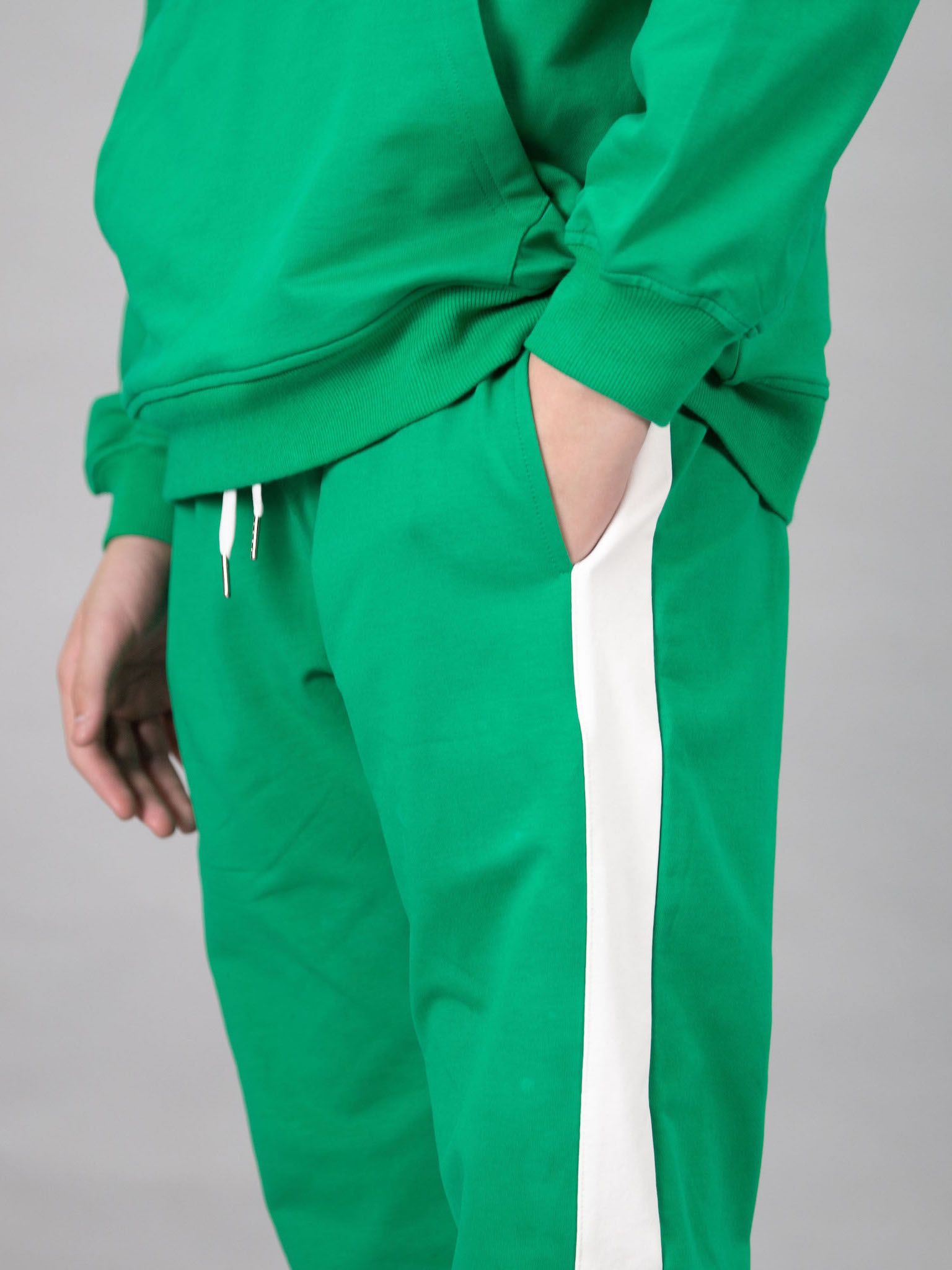 Quần nỉ xanh lá phối trắng_thumbnail_2