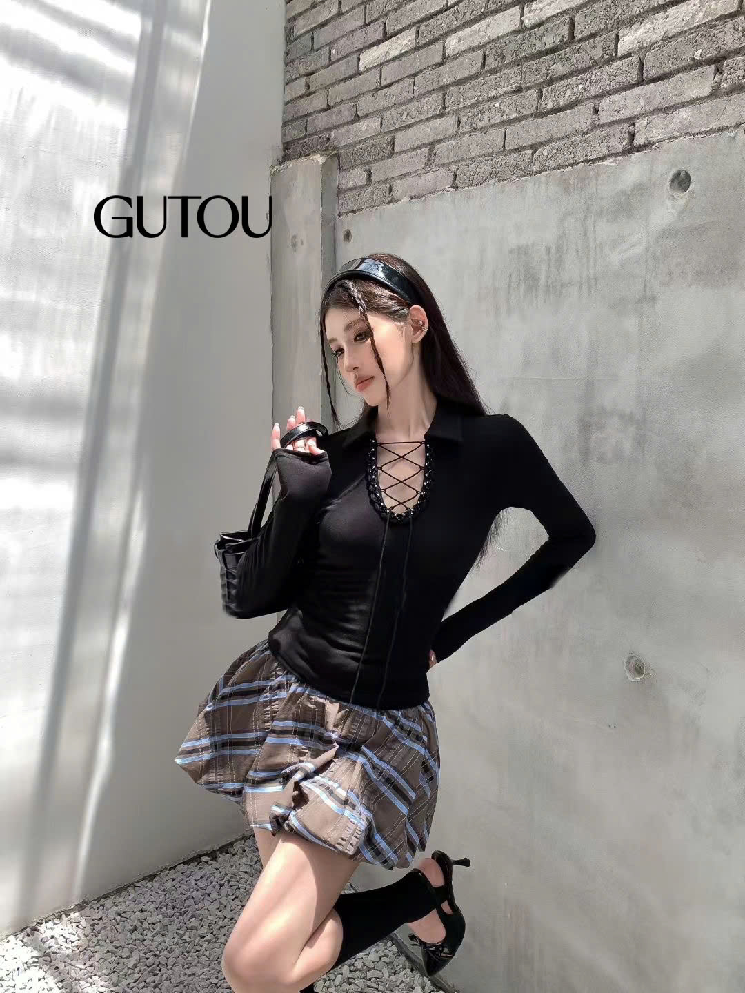 [GUTOU] Áo Thun Tay Dài Cổ V Đan Dây Đính Đá_thumbnail_8