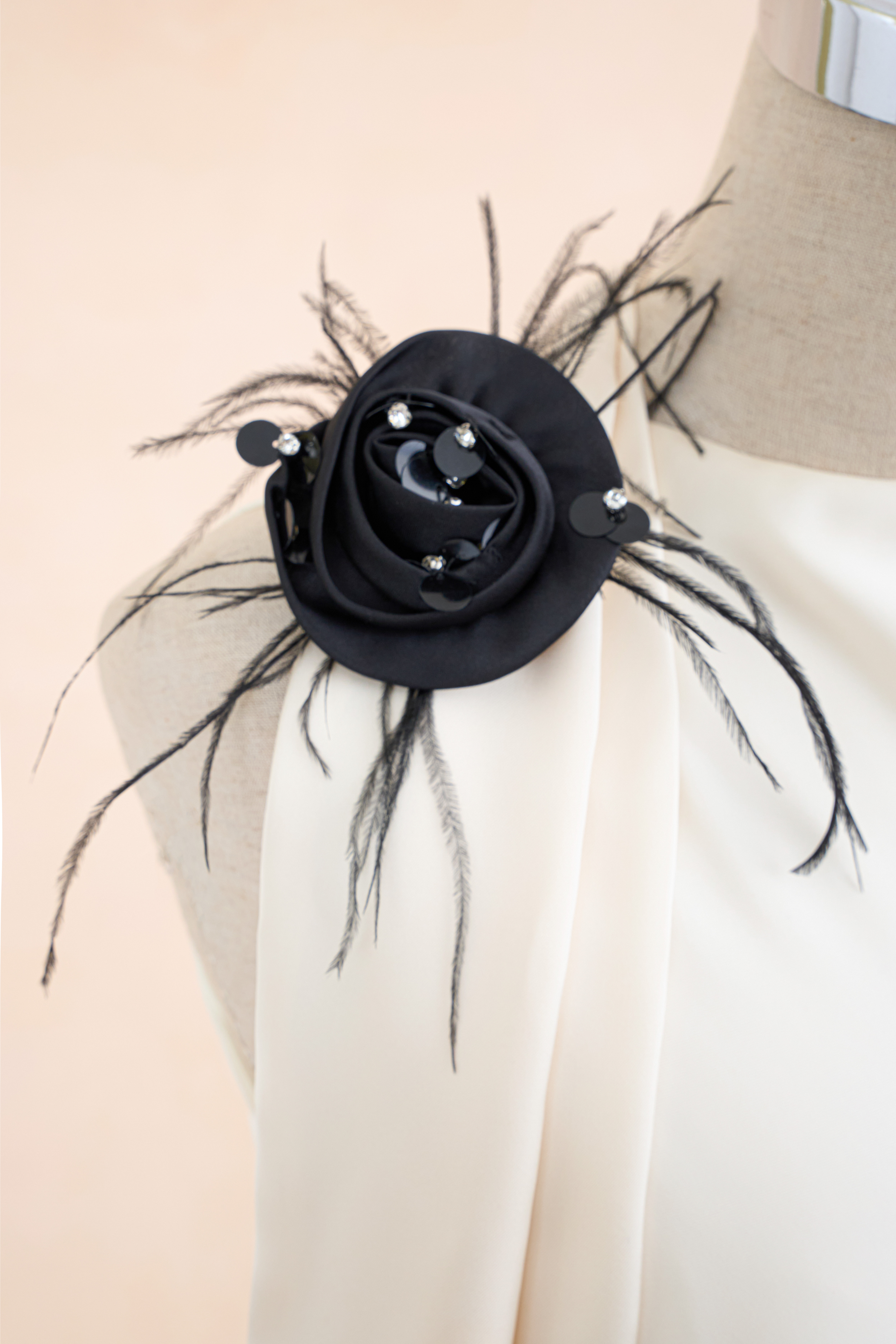 Đầm Suông Lụa Vạt Vai Tag Cài_thumbnail_2