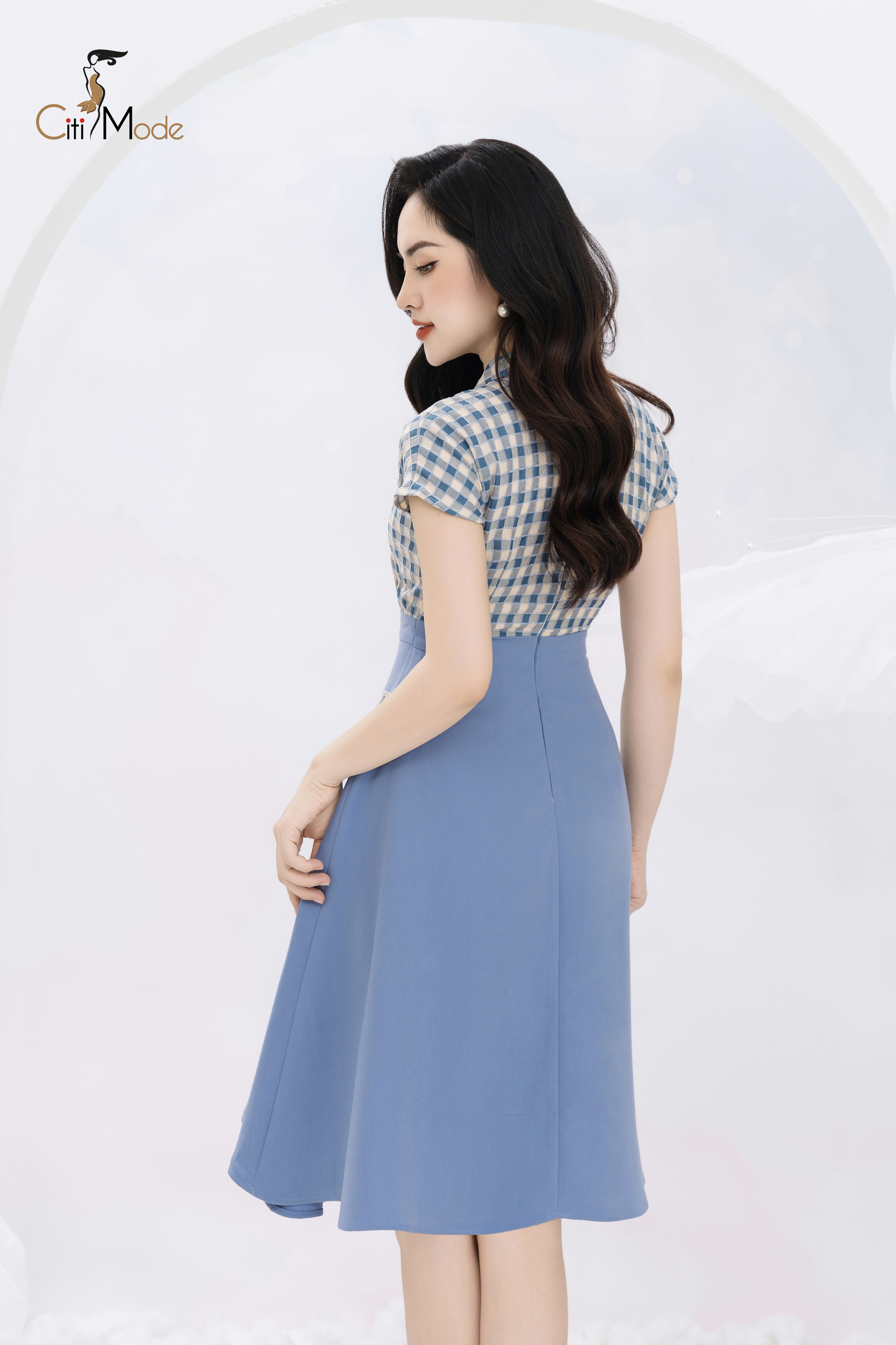 Đầm xoè xanh cổ bẻ ve phối áo caro tay hến_thumbnail_1