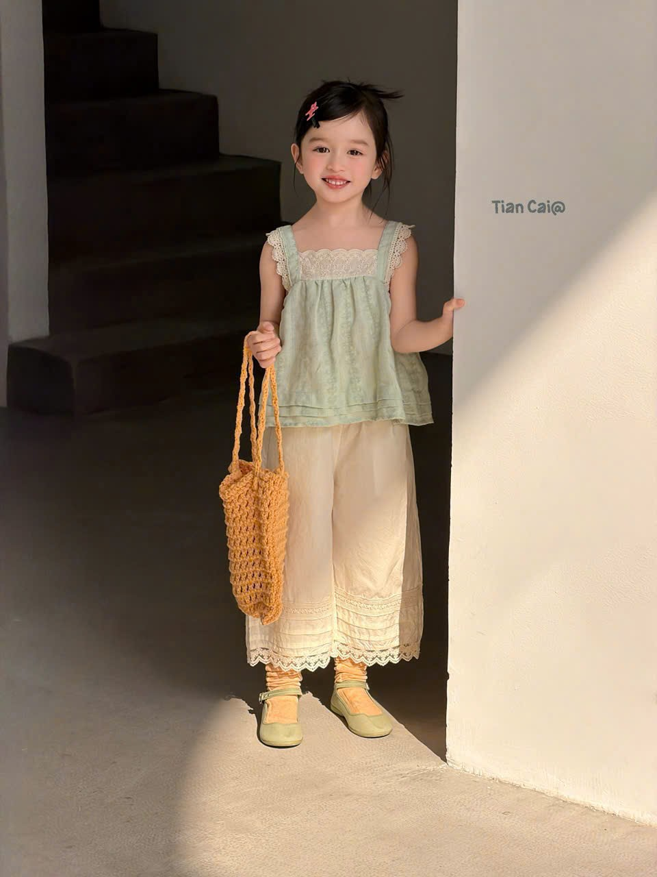 A51 - Quần ống rộng be viền ren lai hãng Tian Cai (Sz90-130)