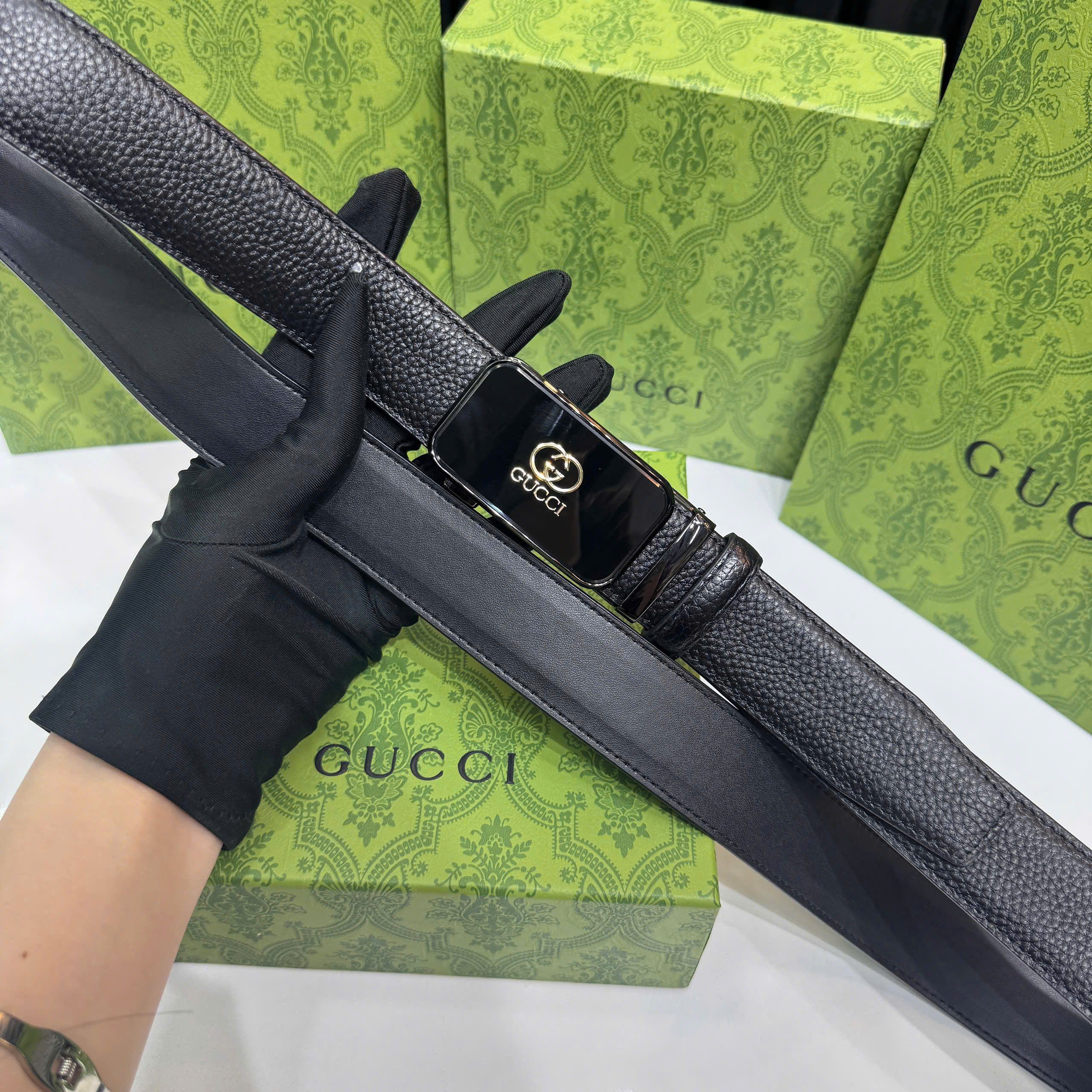 Thắt lưng Gucci đen trơn mặt kim loại bóng_thumbnail_3