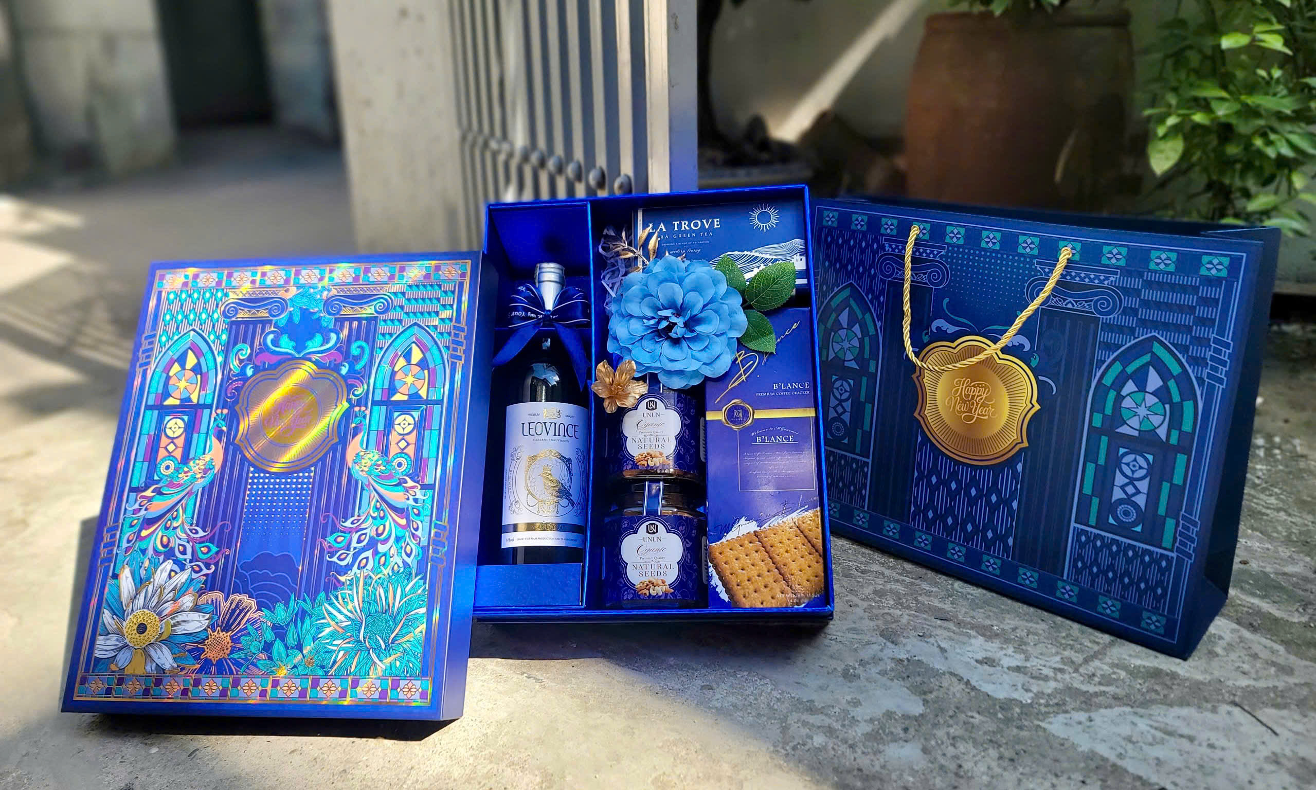 Hộp quà cứng cao cấp