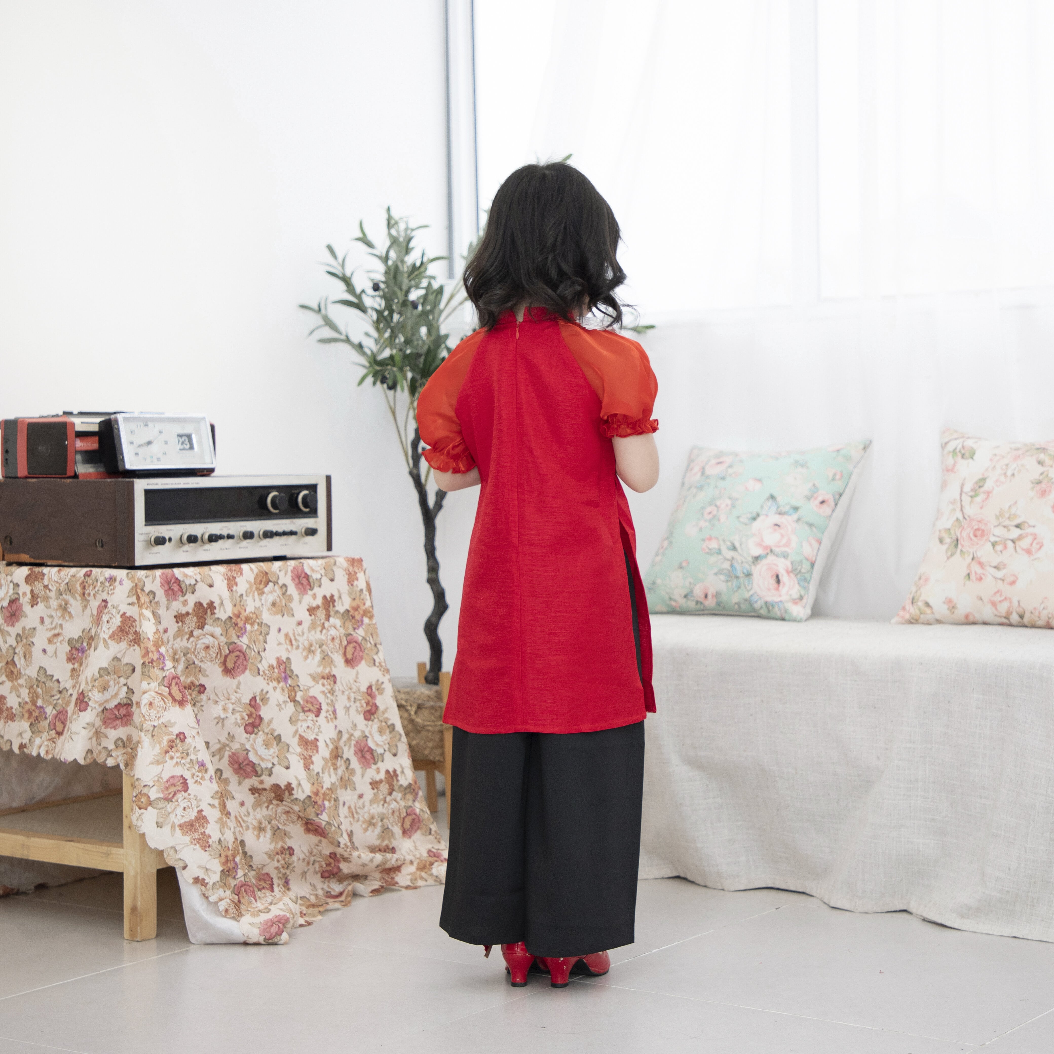 Áo dài đũi đính hoa vai, kèm quần_thumbnail_2