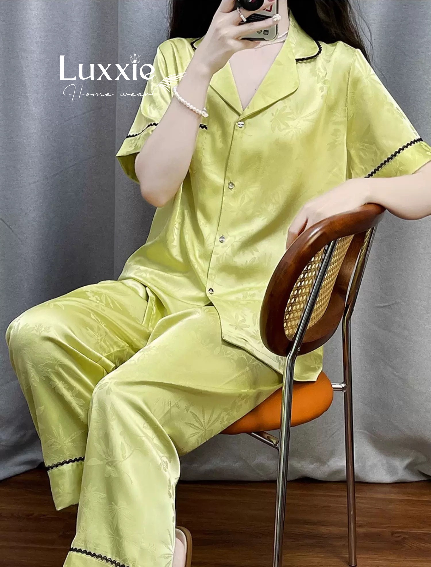 N122B Pijama lụa lá tre màu vàng chanh cộc tay_thumbnail_3