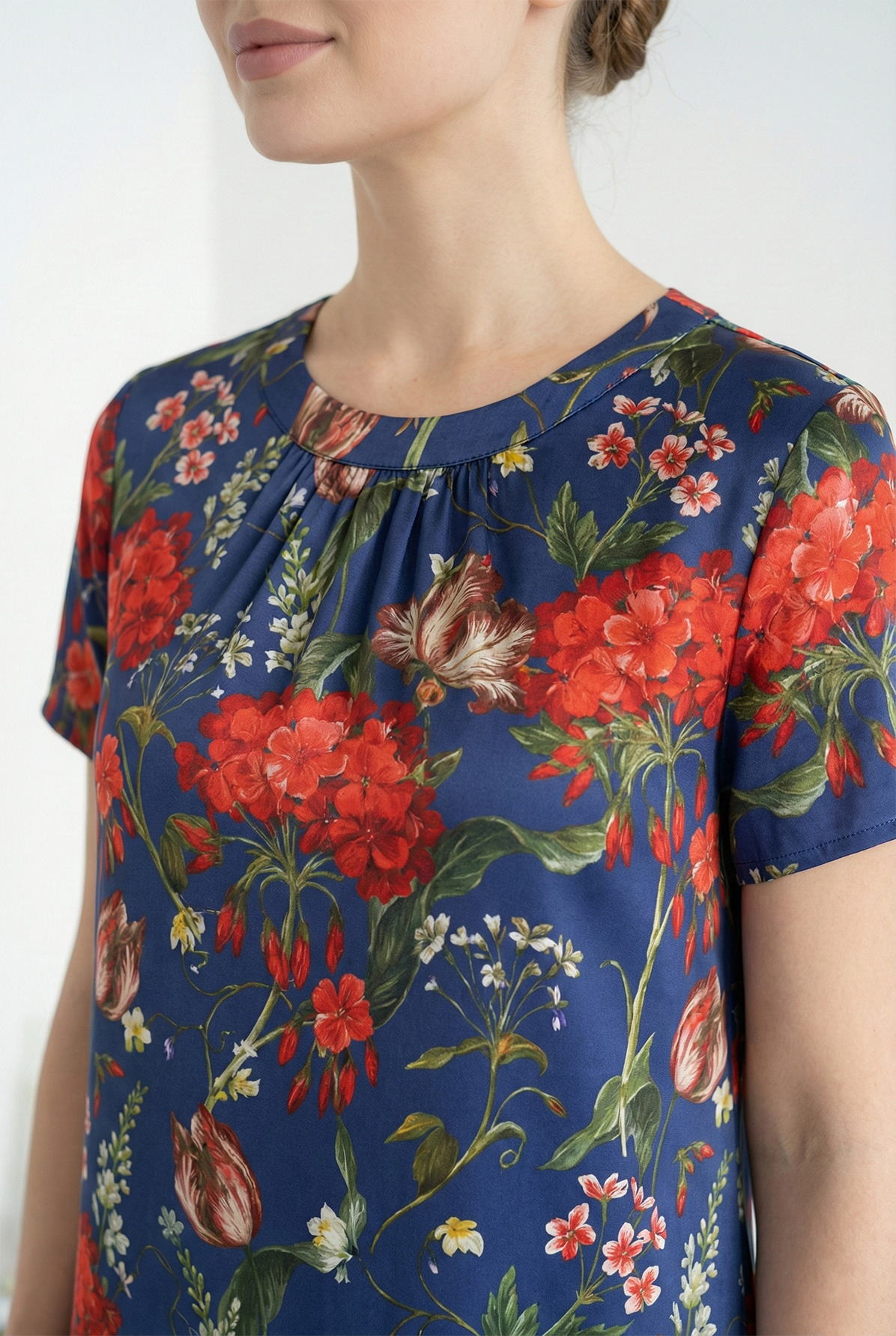 Đầm vải lụa xanh in hoa rực rỡ dáng suông A cổ tròn nhún ly tay ngắn thiết kế MAZANO_thumbnail_5