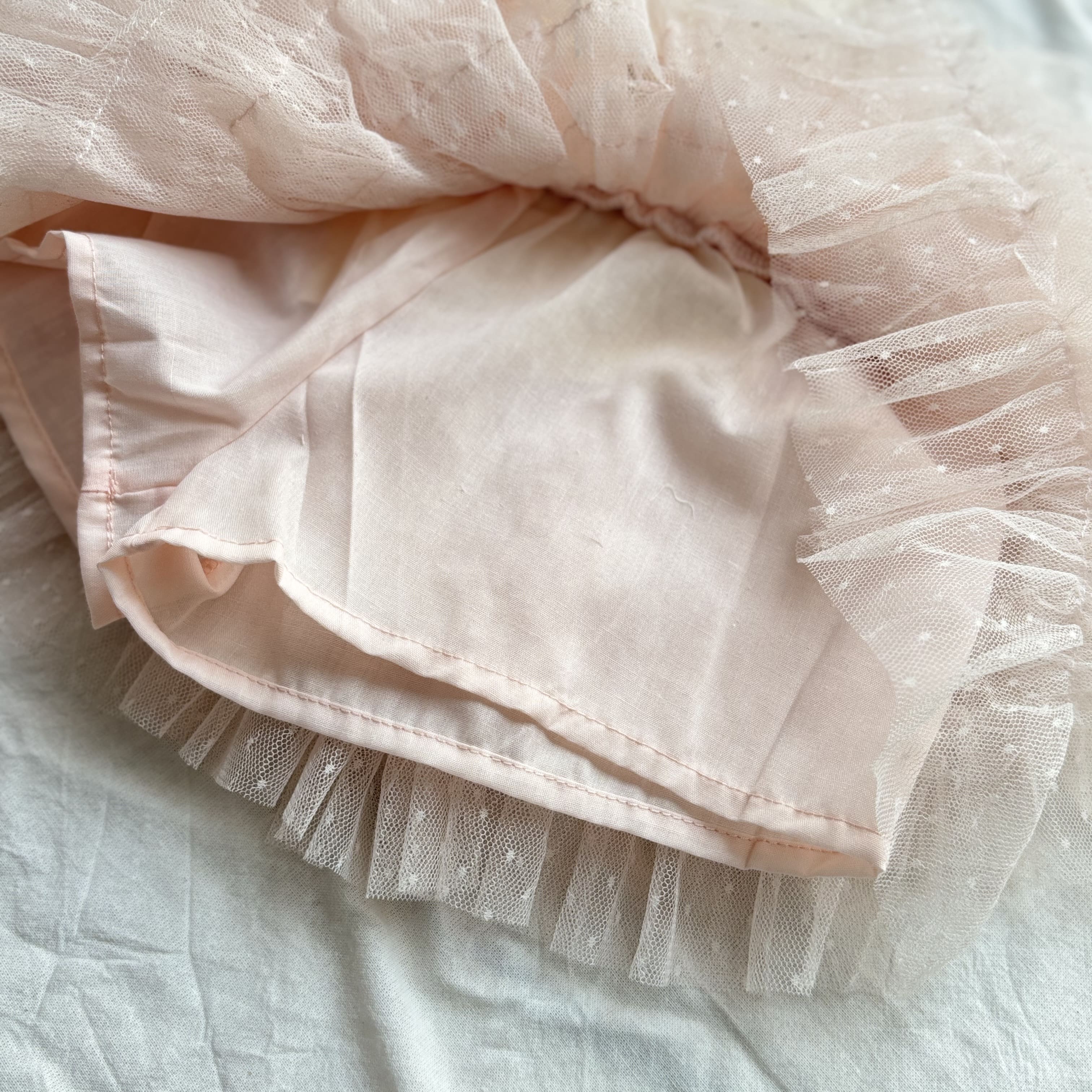 (A16) Áo thun mềm tay bo có họa tiết ren màu trắng kem QCCC mẫu hè 2025 cho bé gái_thumbnail_4