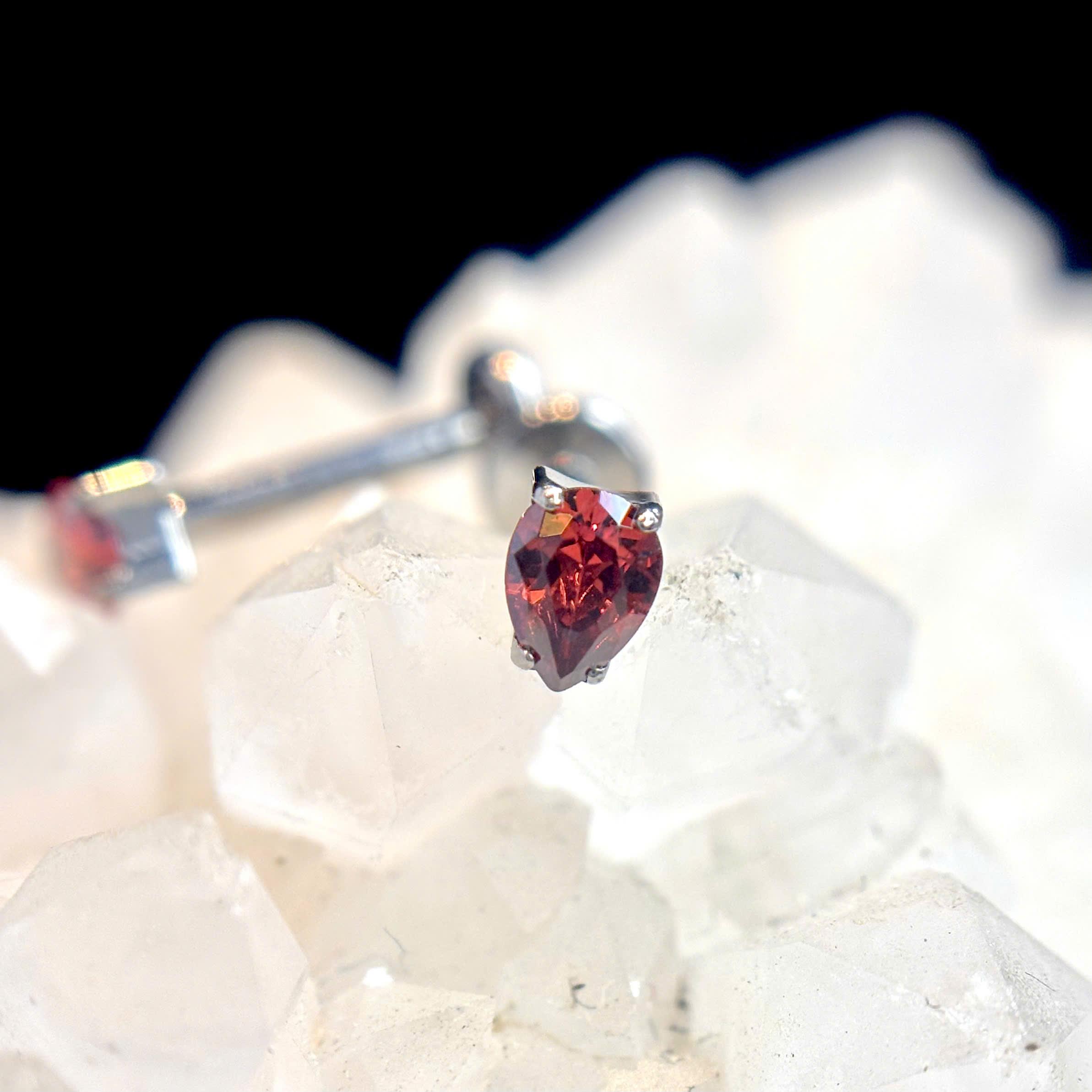 khuyên kiểu titan giọt nước oval đỏ_thumbnail_2