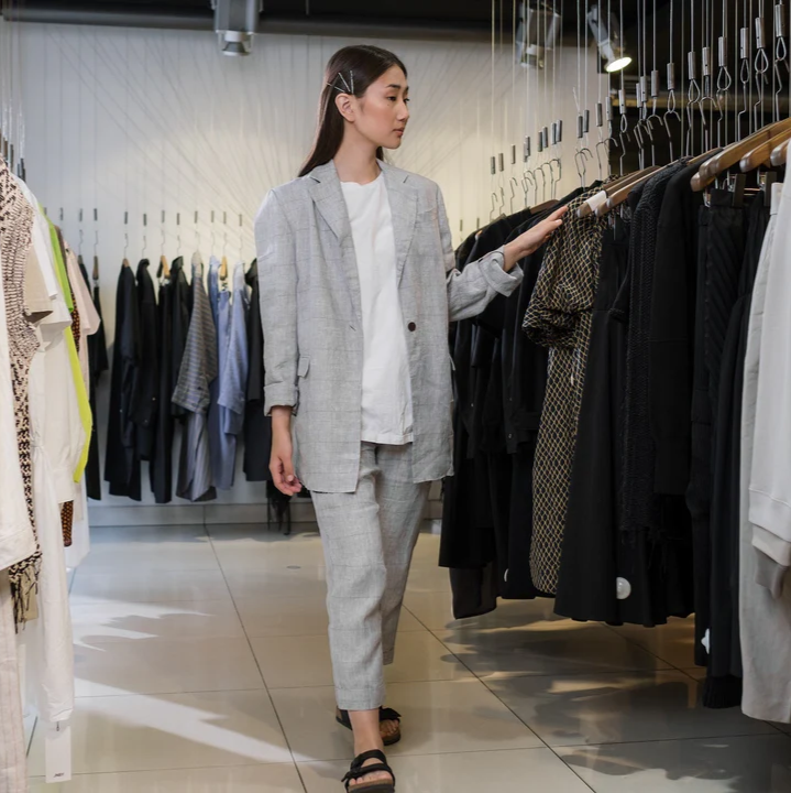 pexels-ron-lach-8311886