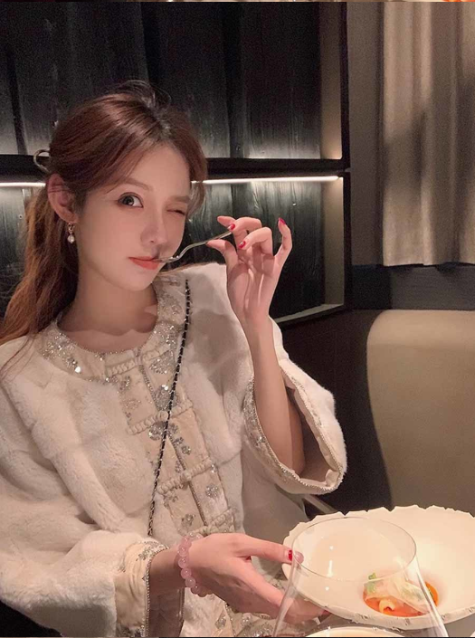 Set Áo Lông Cao Cấp Và Chân Váy Thêu_thumbnail_3