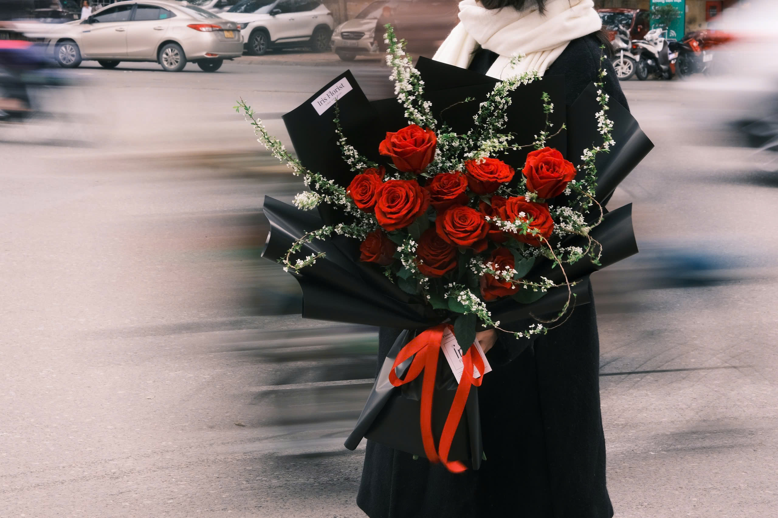 Bó hồng đỏ mix tuyết mai - size M