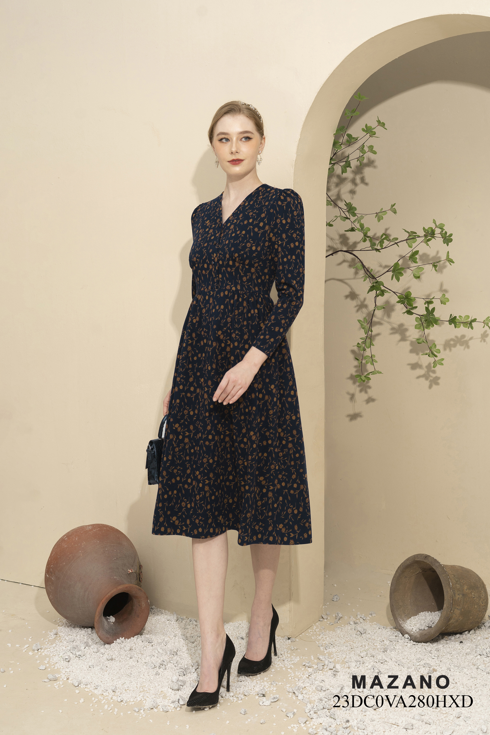 Váy Đầm ôm Chân rủ Vải dạ len Hoạ tiết hoa nhí Cổ V Tay dài Dài ngang bắp chân_thumbnail_3